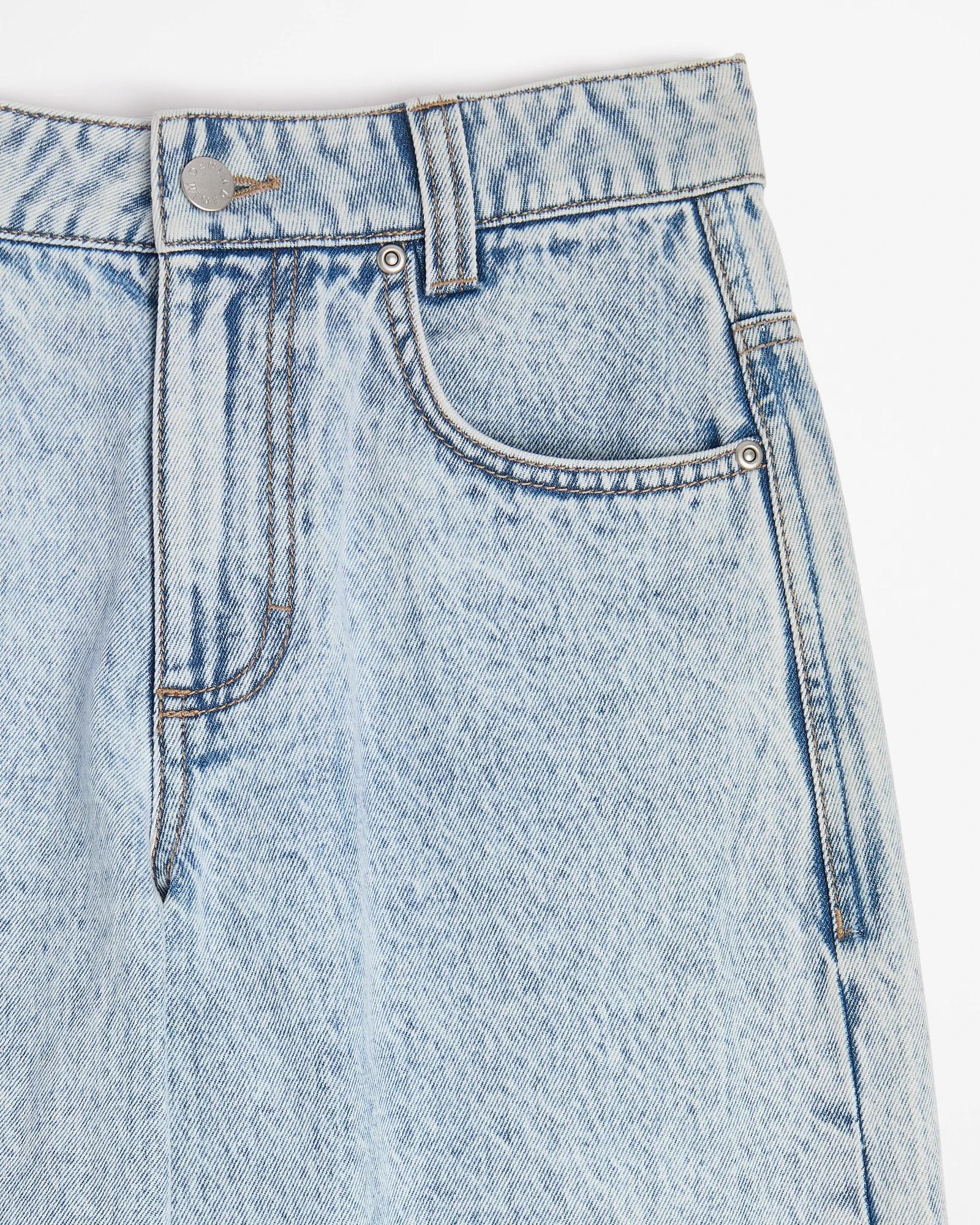 2 Target Denim Boys' Wide-fit Black Denim Jeans, Adjustable Waistband LIGHT WASH, 2 of 3