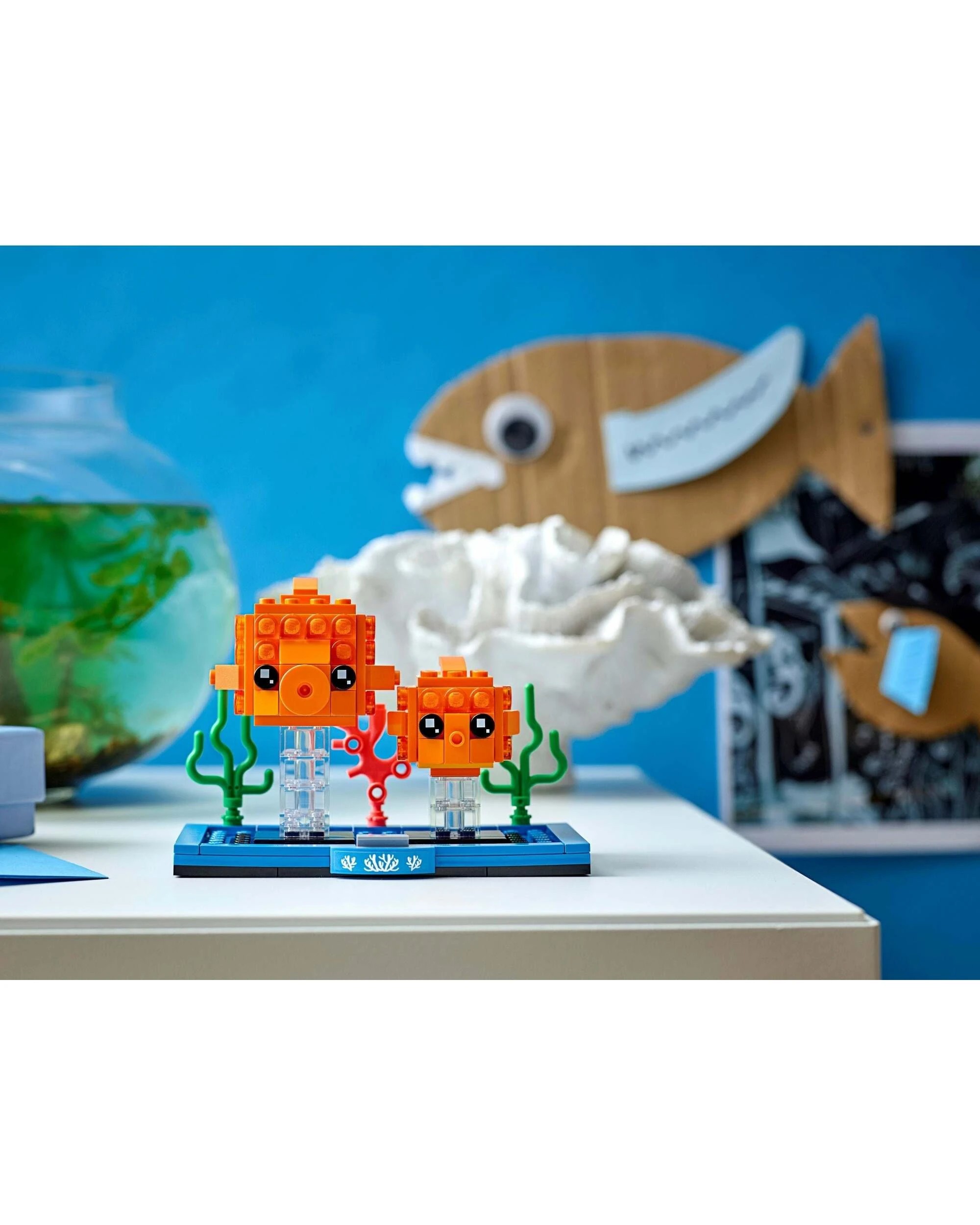 3 LEGO BrickHeadz 40442 Goldfish, 3 of 5