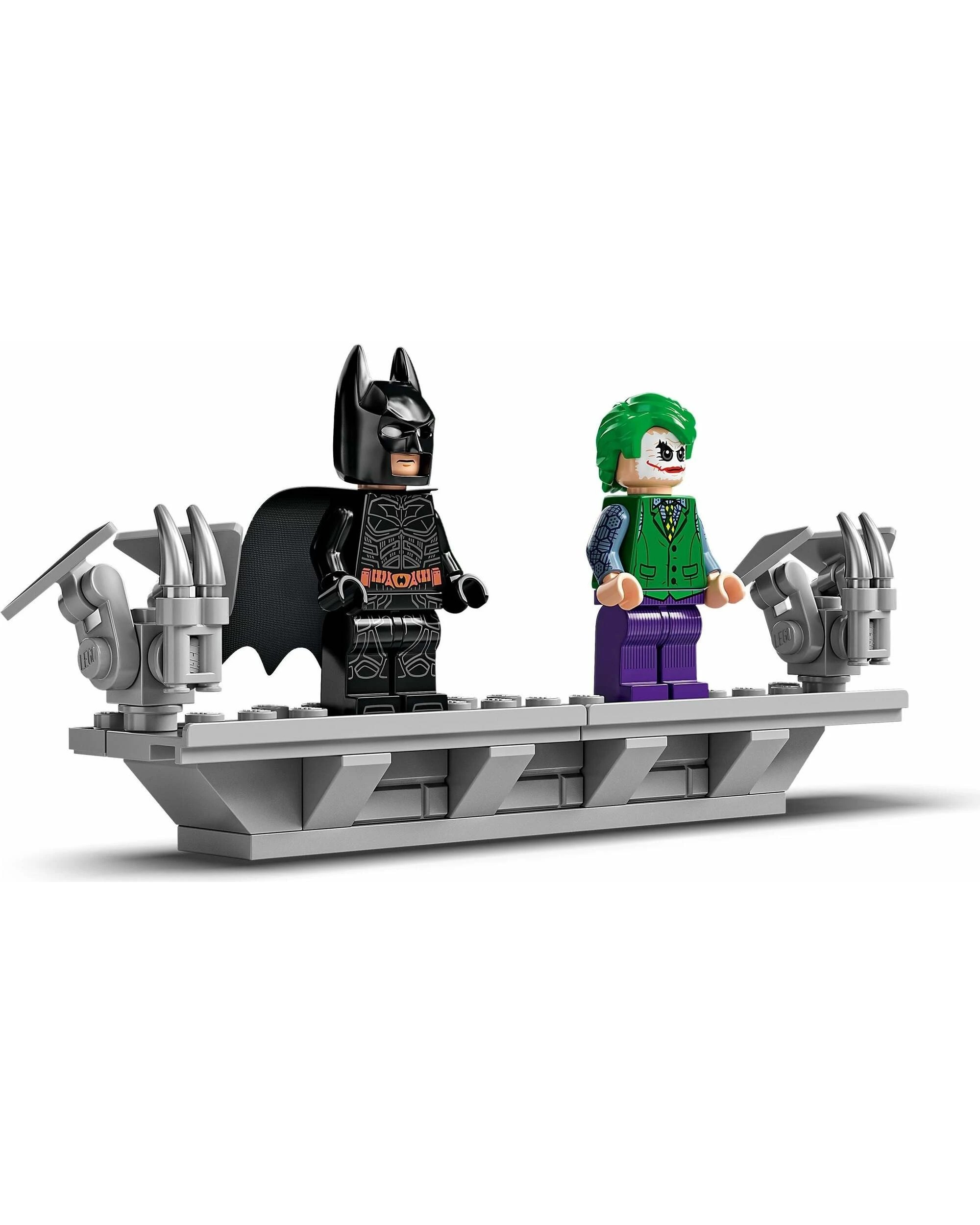 5 LEGO DC Super Heroes Batman Batmobile Tumbler (76240), 5 of 5
