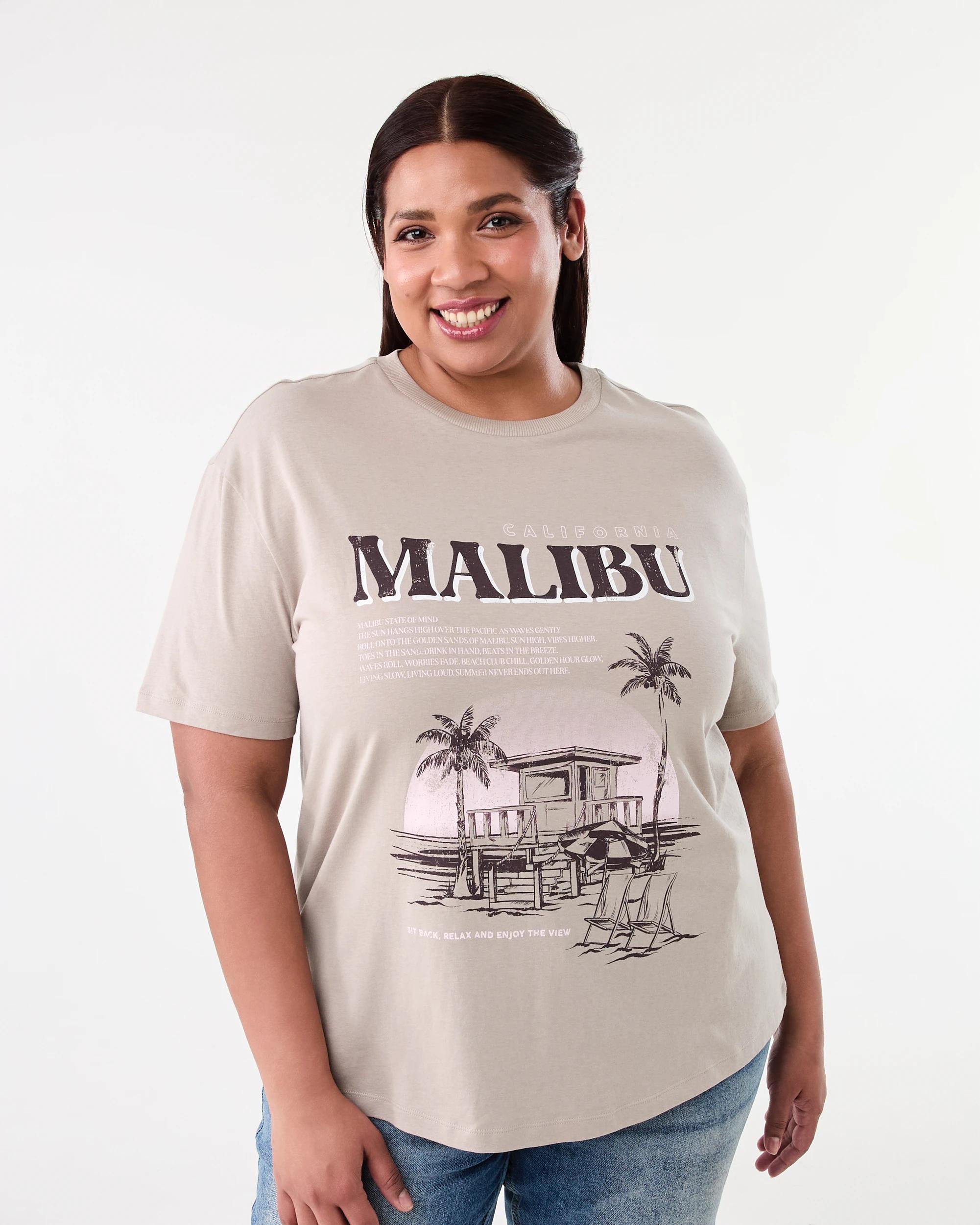 1 Curve Short Sleeve Boyfriend T-shirt Malibu, 1 of 5