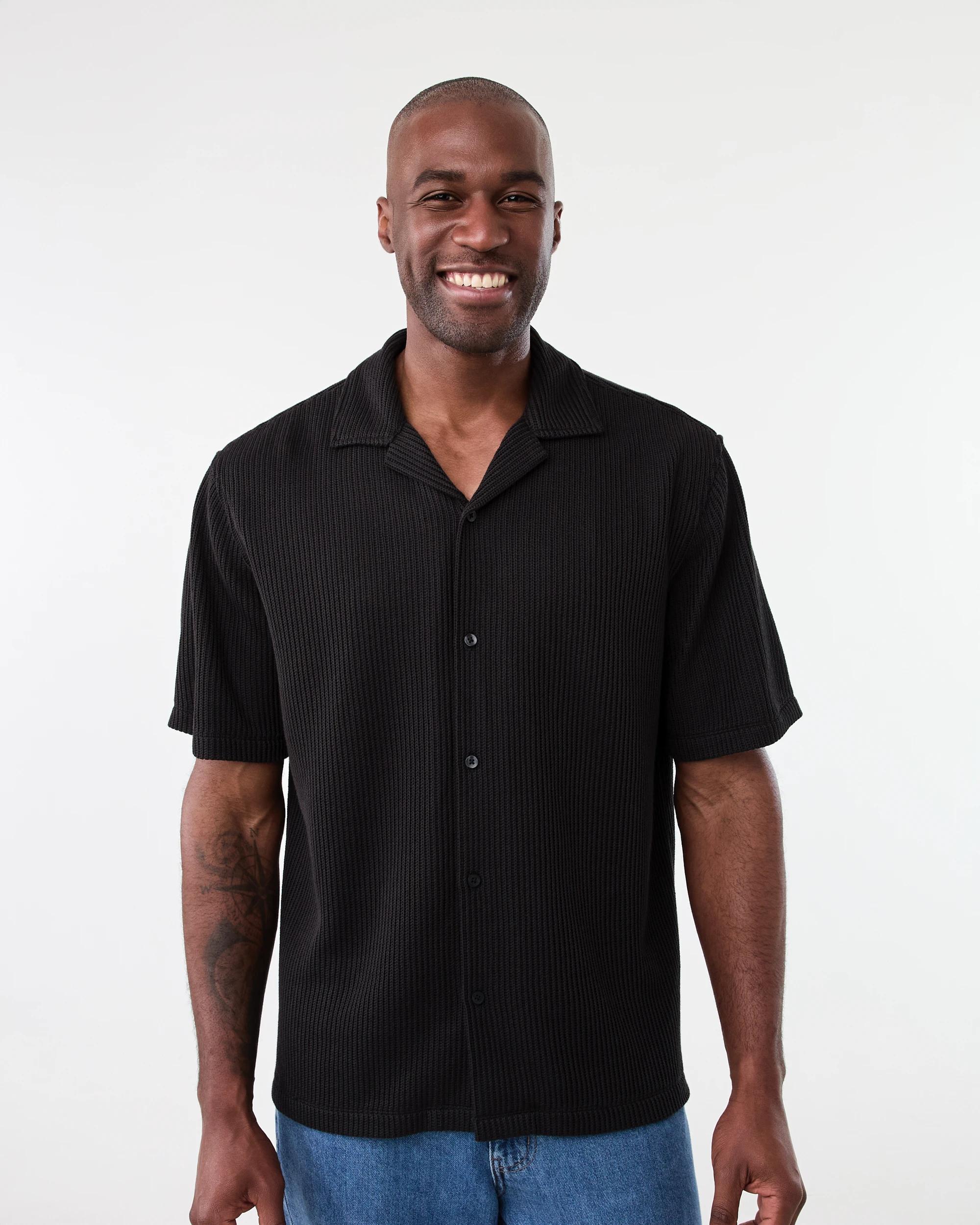 1 Short Sleeve Jacquard Knit Shirt Black, 1 of 6