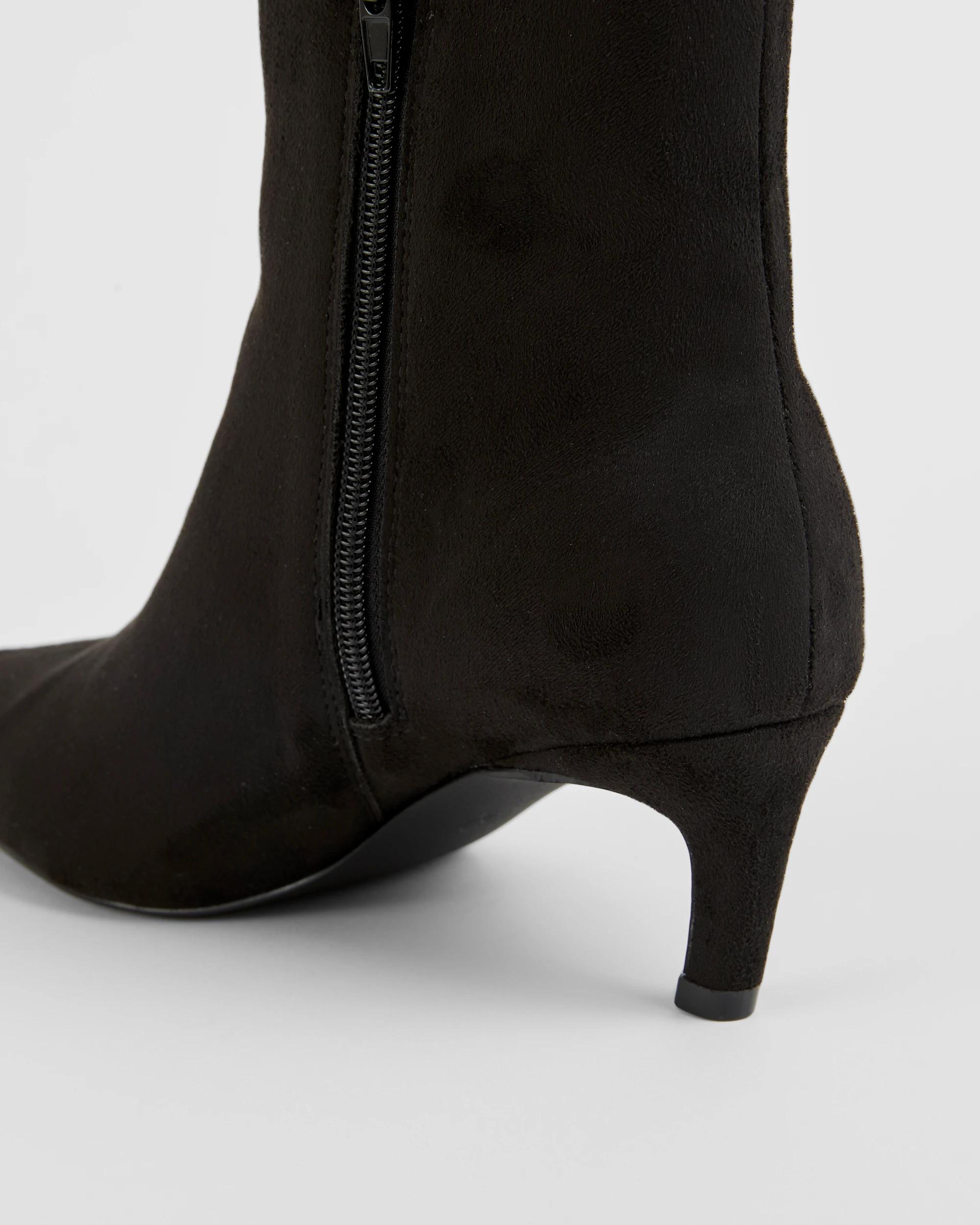 3 Target Woman Gusset Kitten Heel Boots BLACK FX SUEDE, 3 of 3