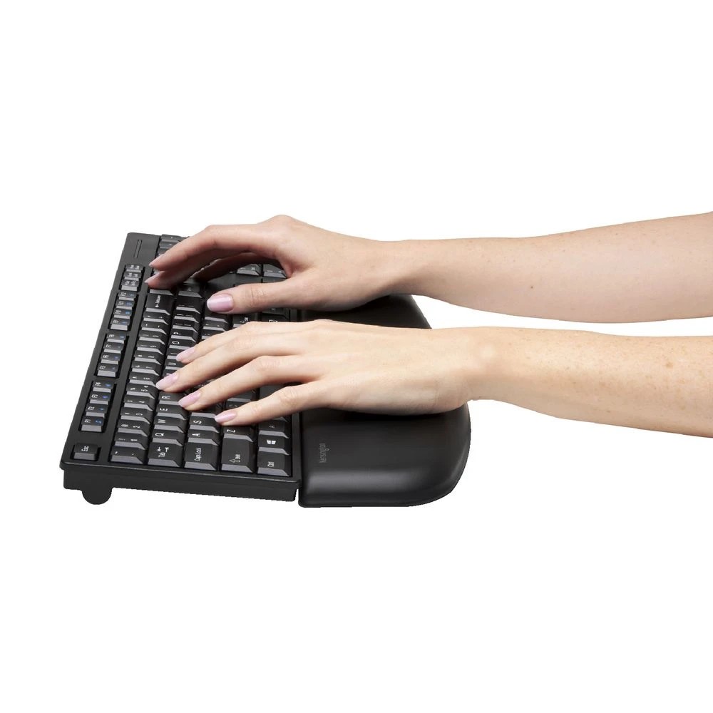 3 Kensington Ergosoft Standard Keyboard Wrist Rest Black, 3 of 3