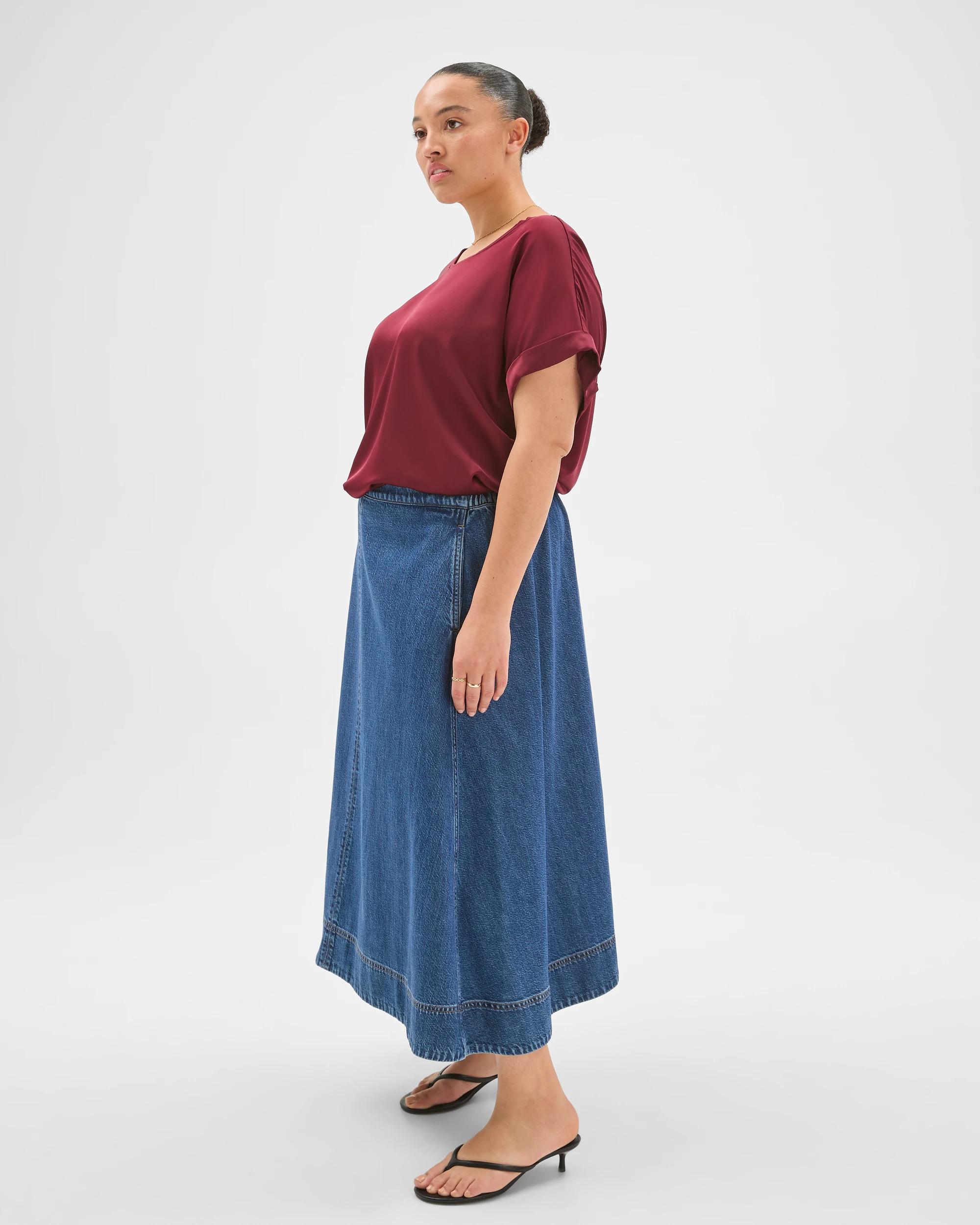 6 Target Curve Plus Size Elasticated Waist Denim Midi Skirt MID WASH, 6 of 7