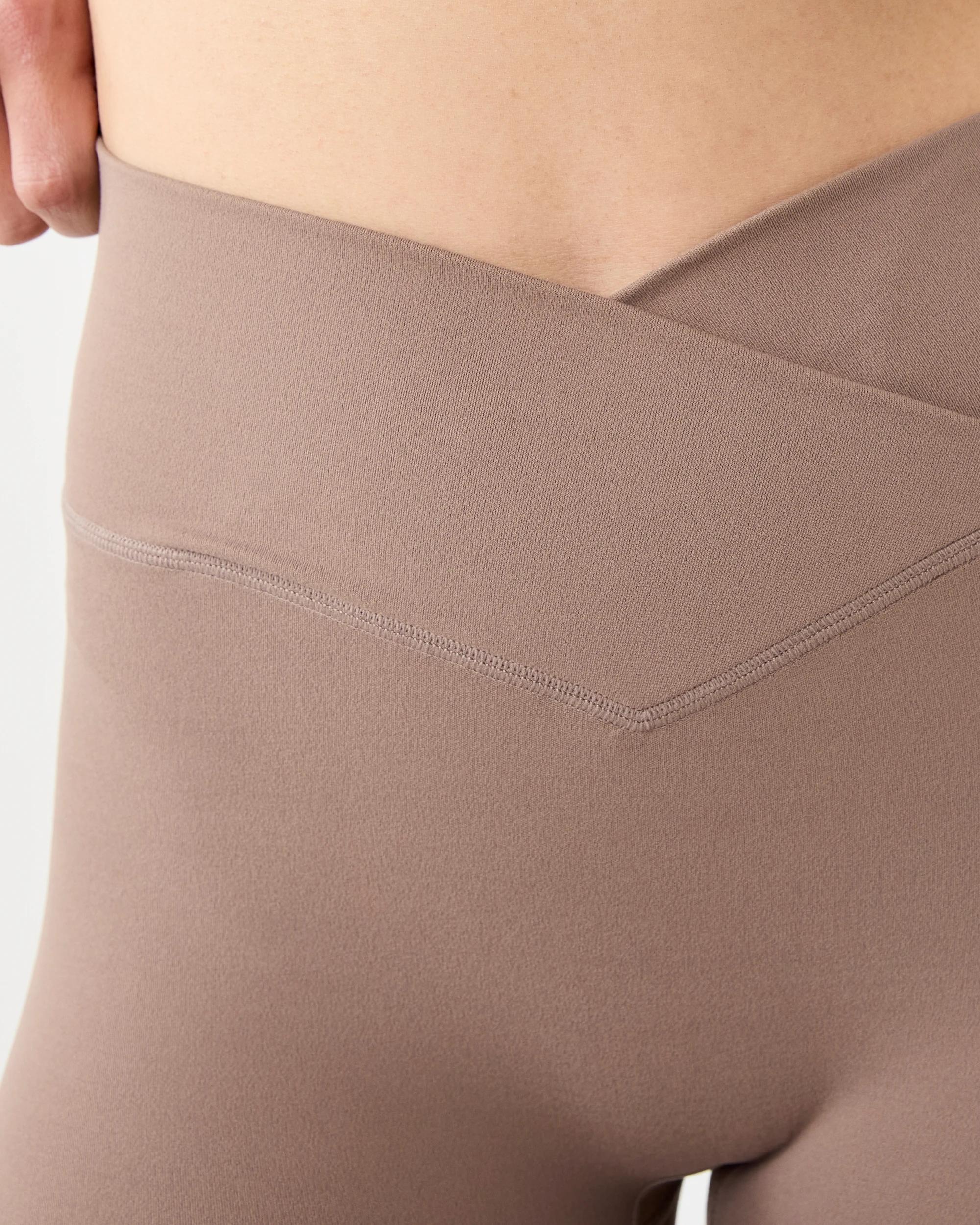 5 Active Womens Cloudform V Front Bike Shorts Soft Truff, 5 of 6