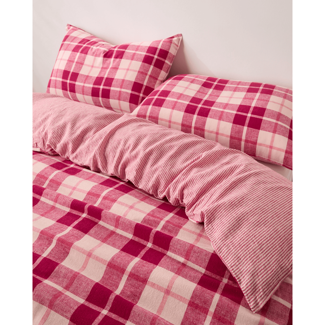 3 Target Ashlee Check Linen/cotton Quilt Cover Set
 - Queen Bed
 - Pink, 3 of 9