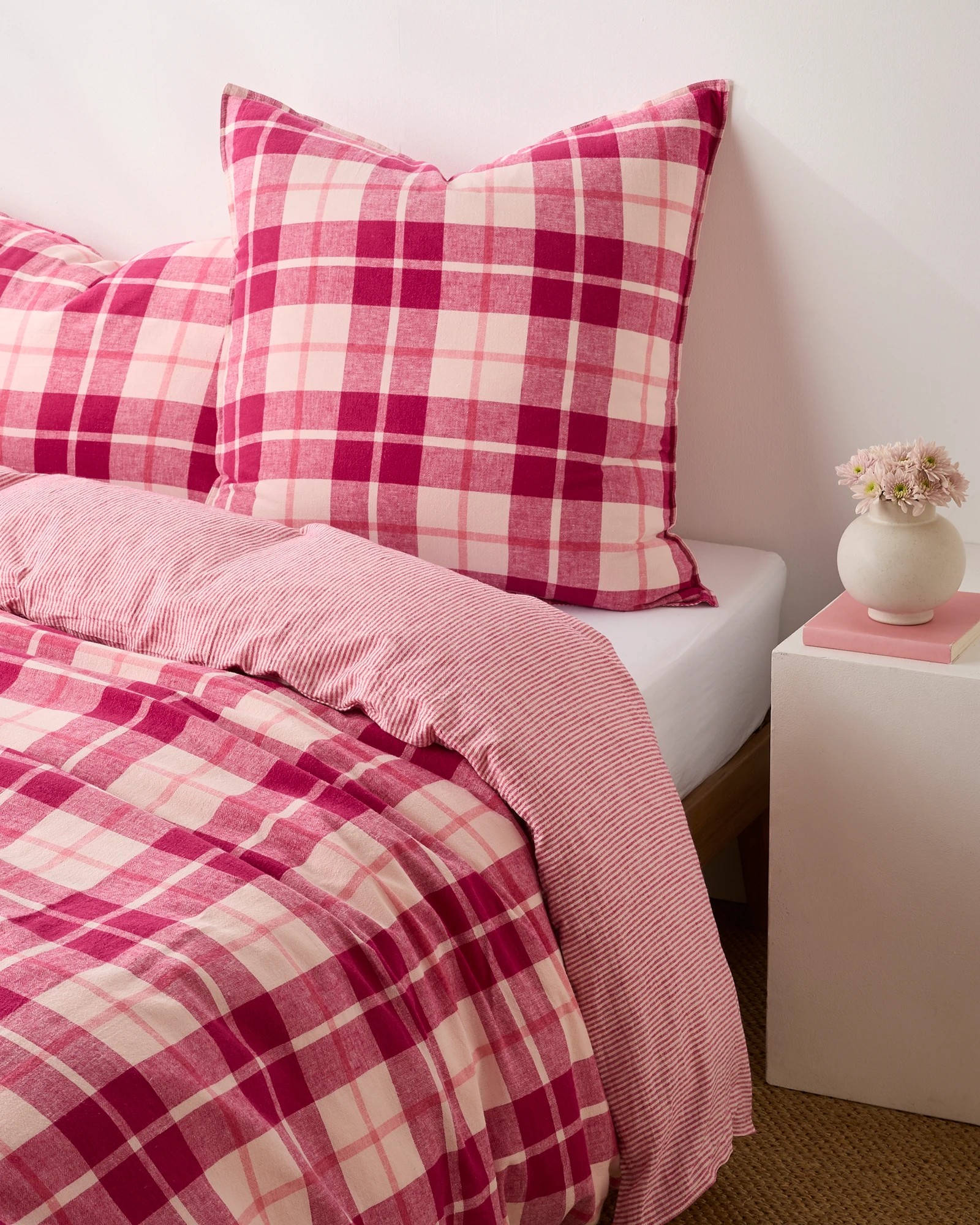 1 Target Ashlee Check Linen/cotton European Pillowcase
 - Queen Bed
 - Pink, 1 of 6