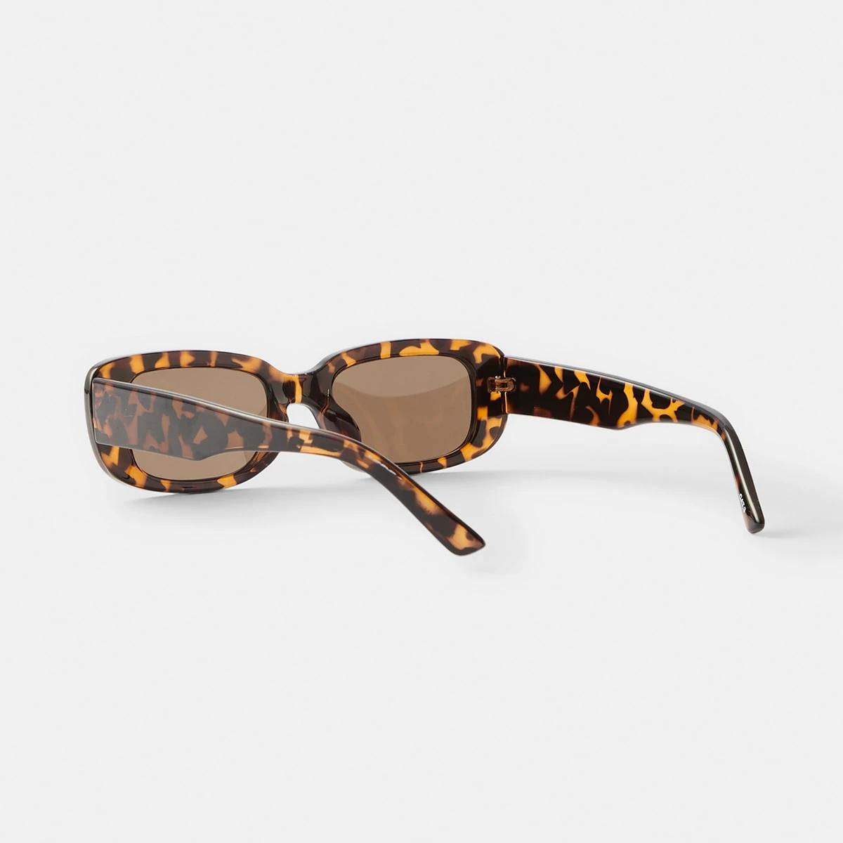 3 Rectangle Classic Sunglasses Tort, 3 of 6