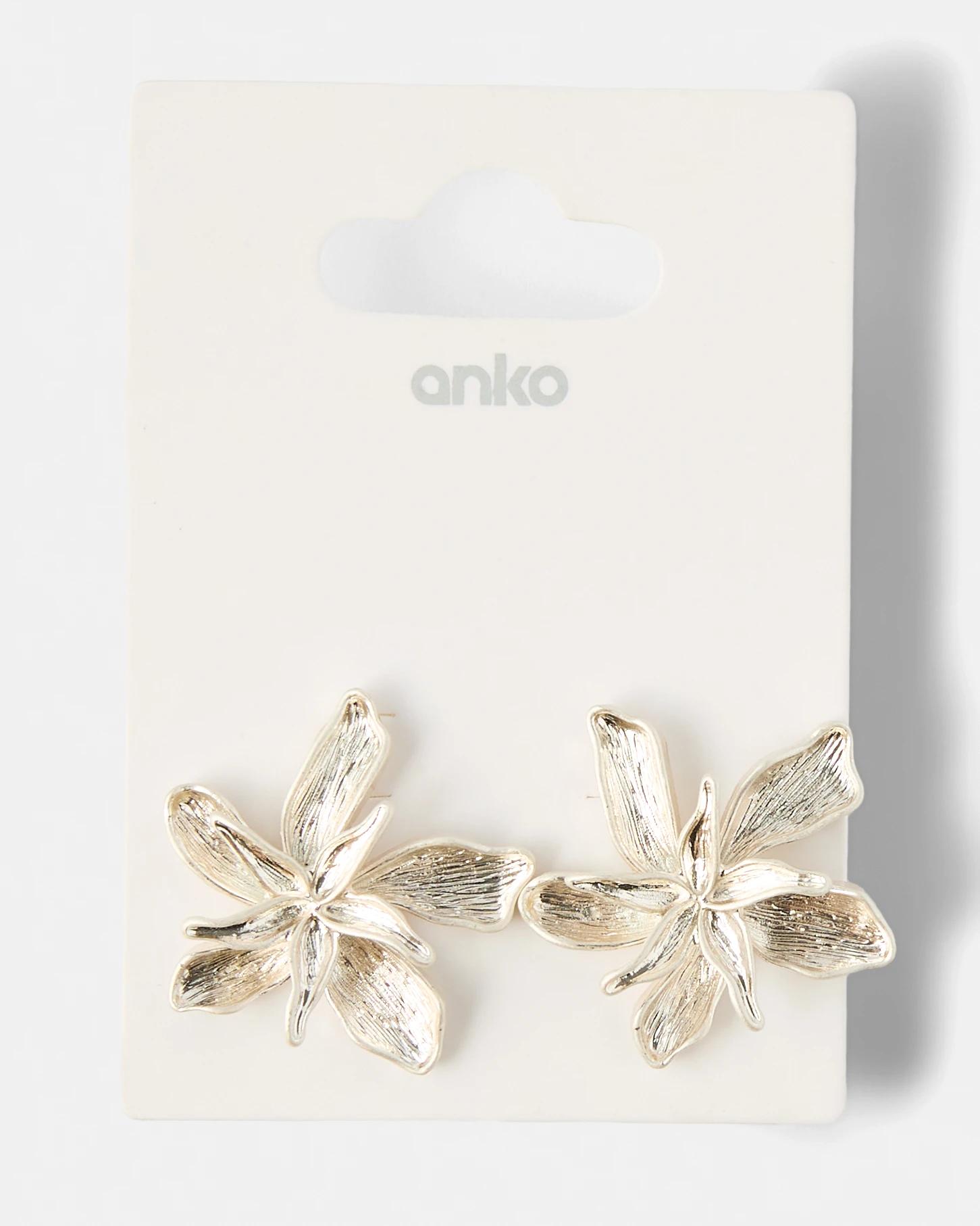 6 Flower Stud Earrings - Silver Tone Silver, 6 of 6