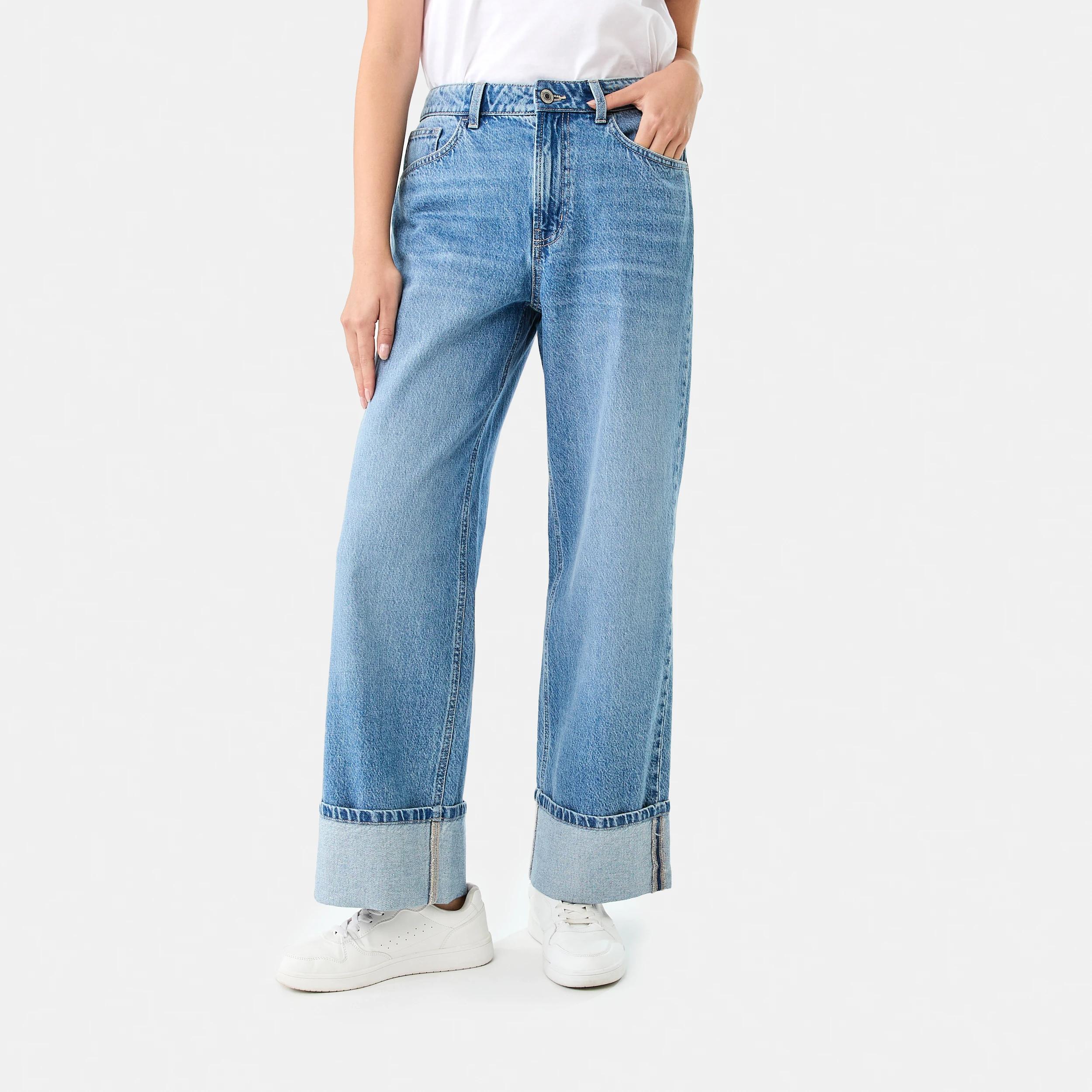 1 Cuffed Hem Jeans Light Wash, 1 of 9