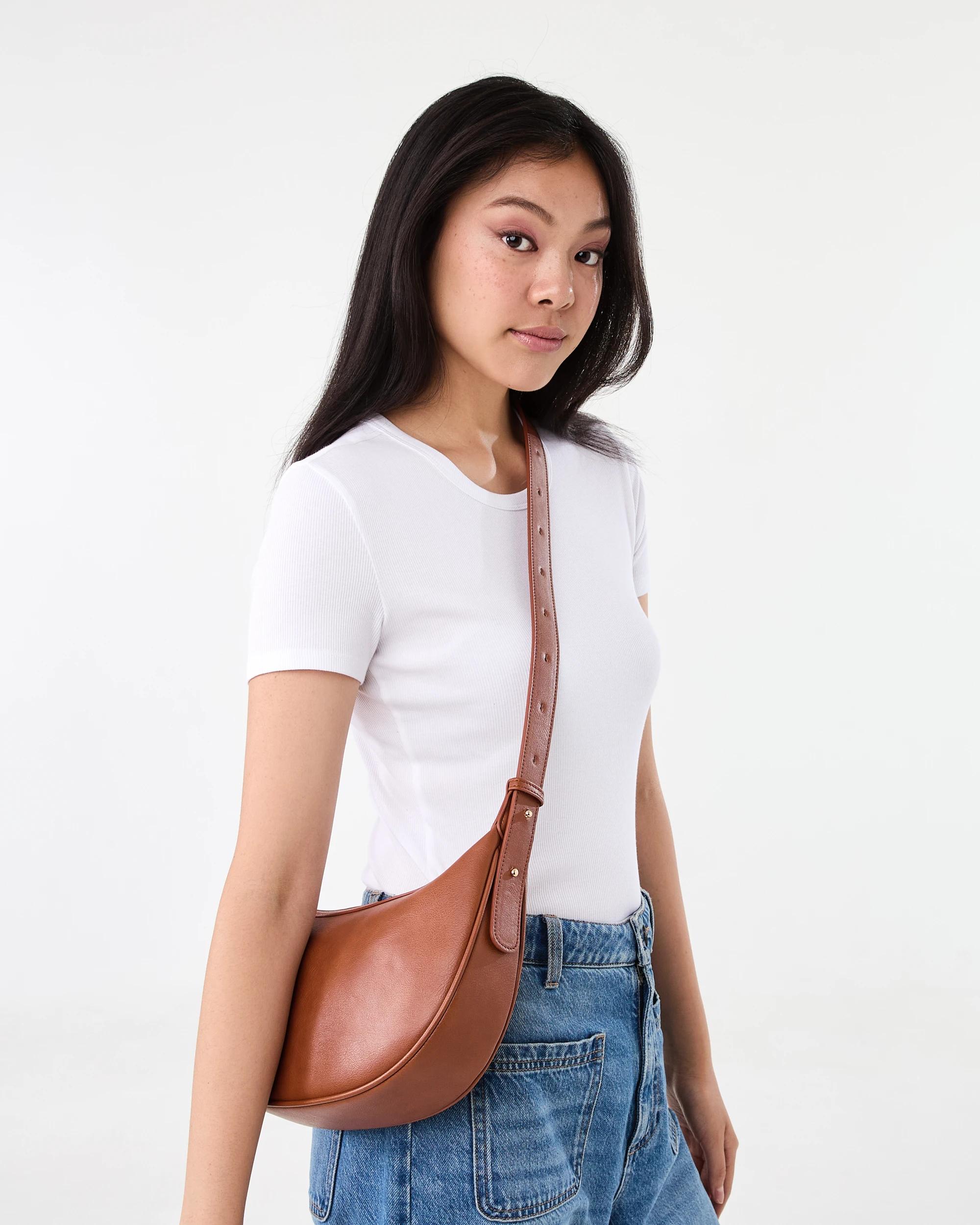 5 Everyday Crescent Crossbody Bag Warm Umber, 5 of 6
