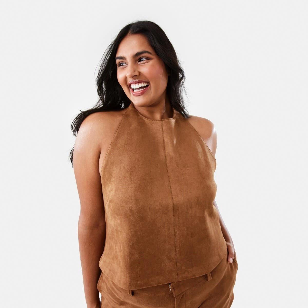 3 Sleeveless Halter Suede Top DEEP CAMEL, 3 of 10