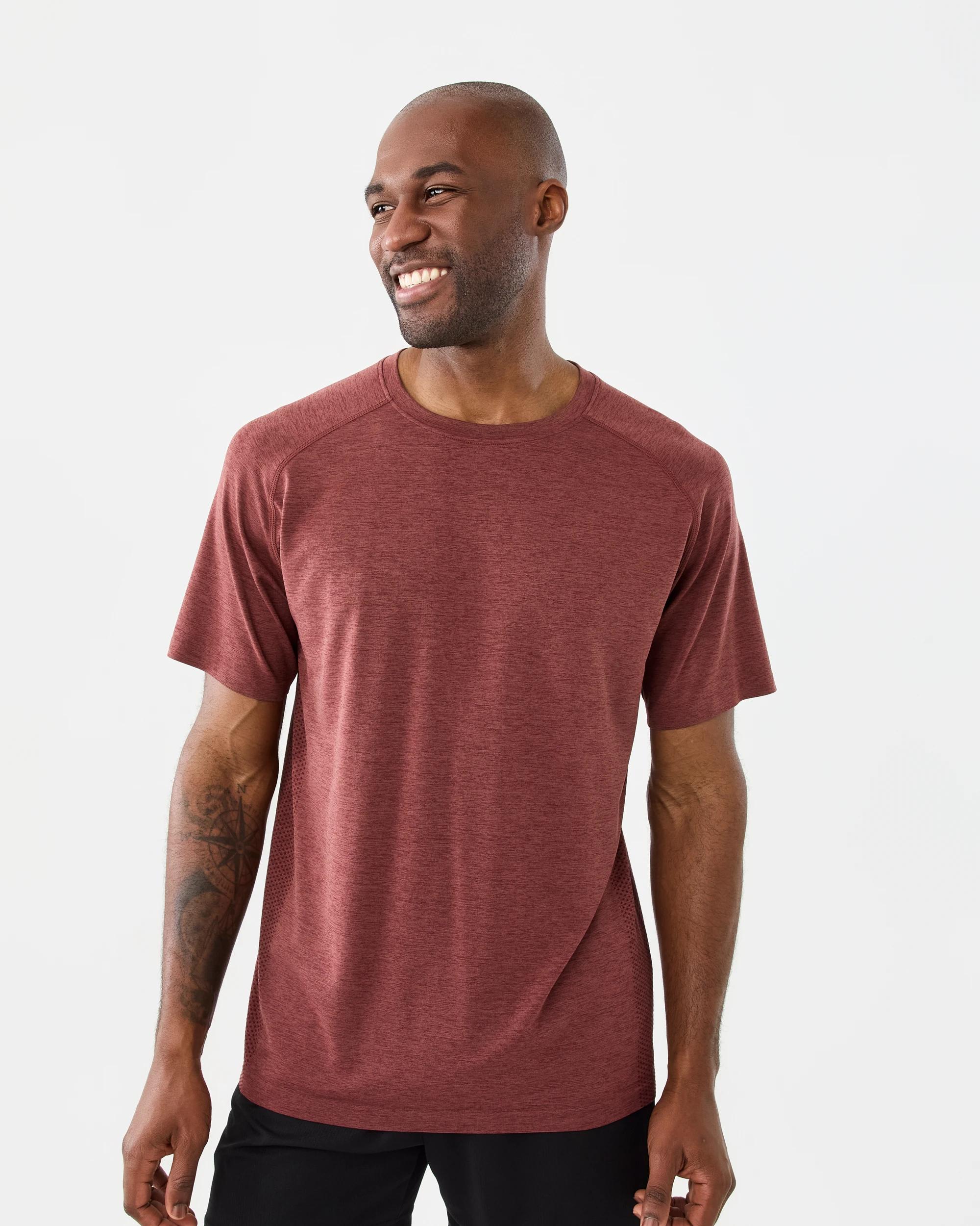 1 Active Mens Movement Seamfree T-shirt Cherry Bur, 1 of 6
