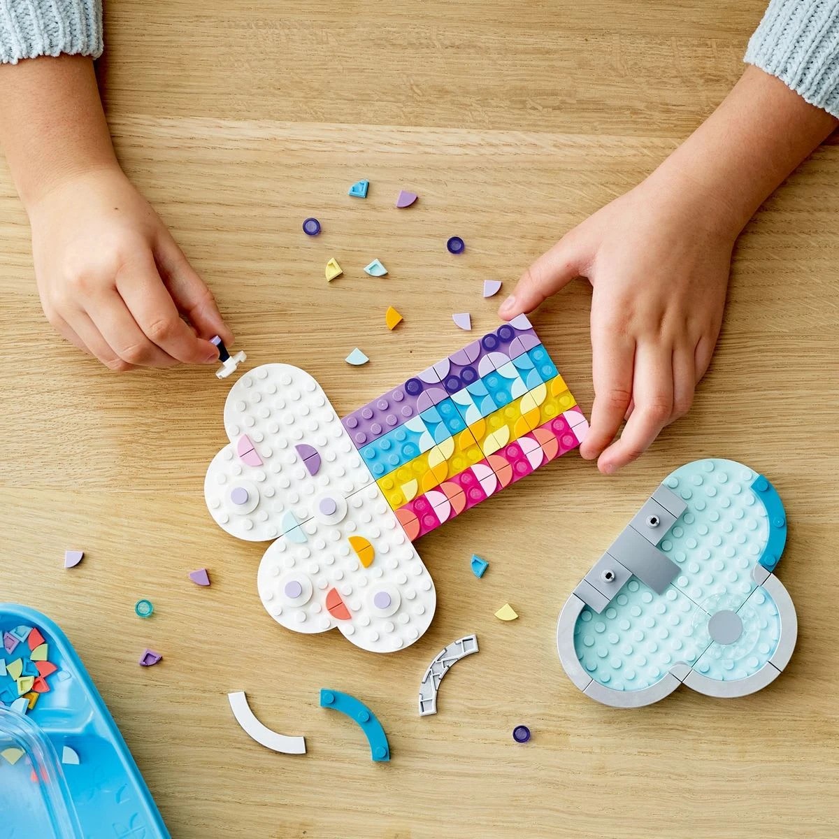 5 LEGO DOTS Rainbow Jewelry Stand Set 41905, 5 of 8