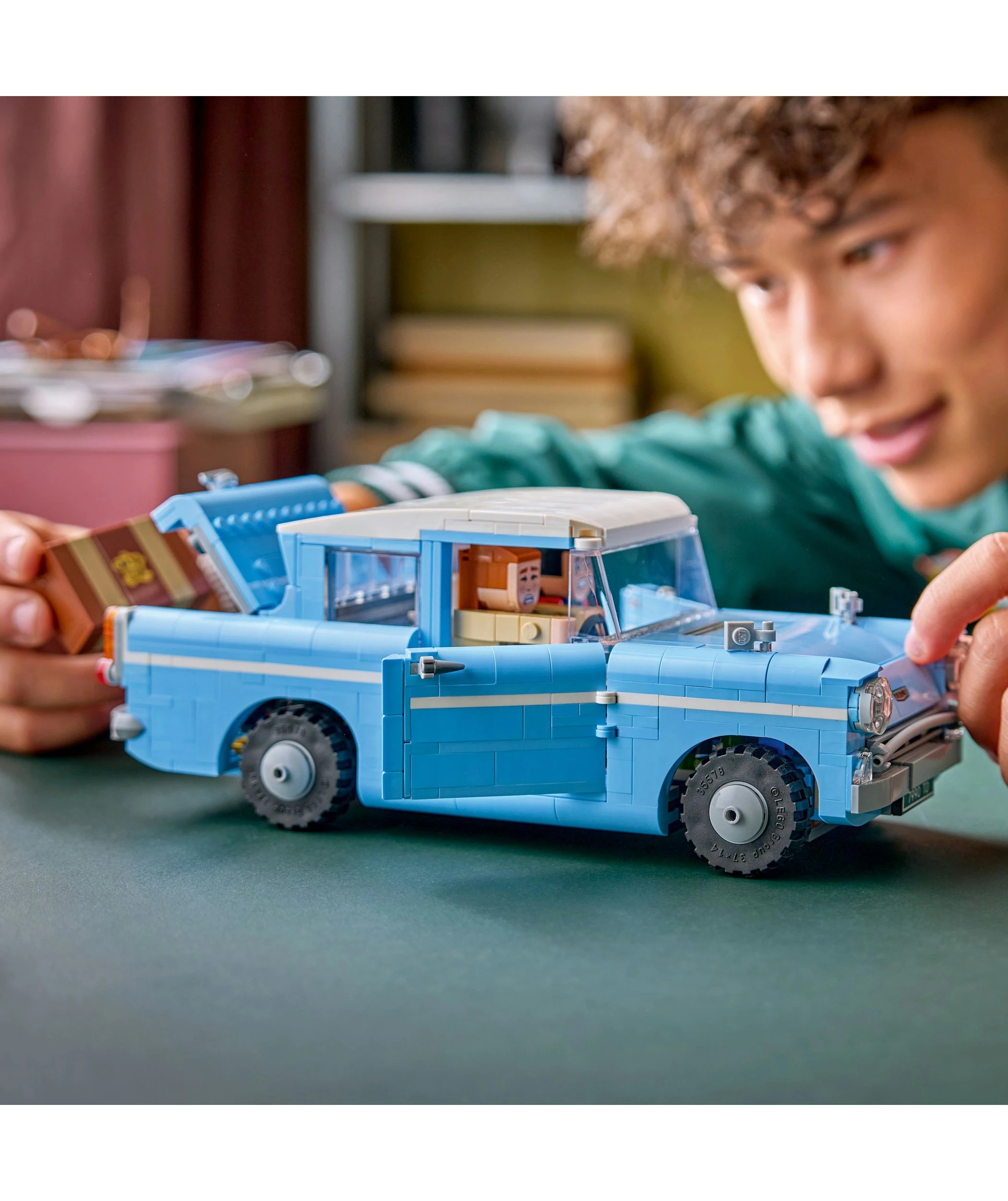 8 LEGO Harry Potter Enchanted Flying Ford Anglia 76470, 8 of 10