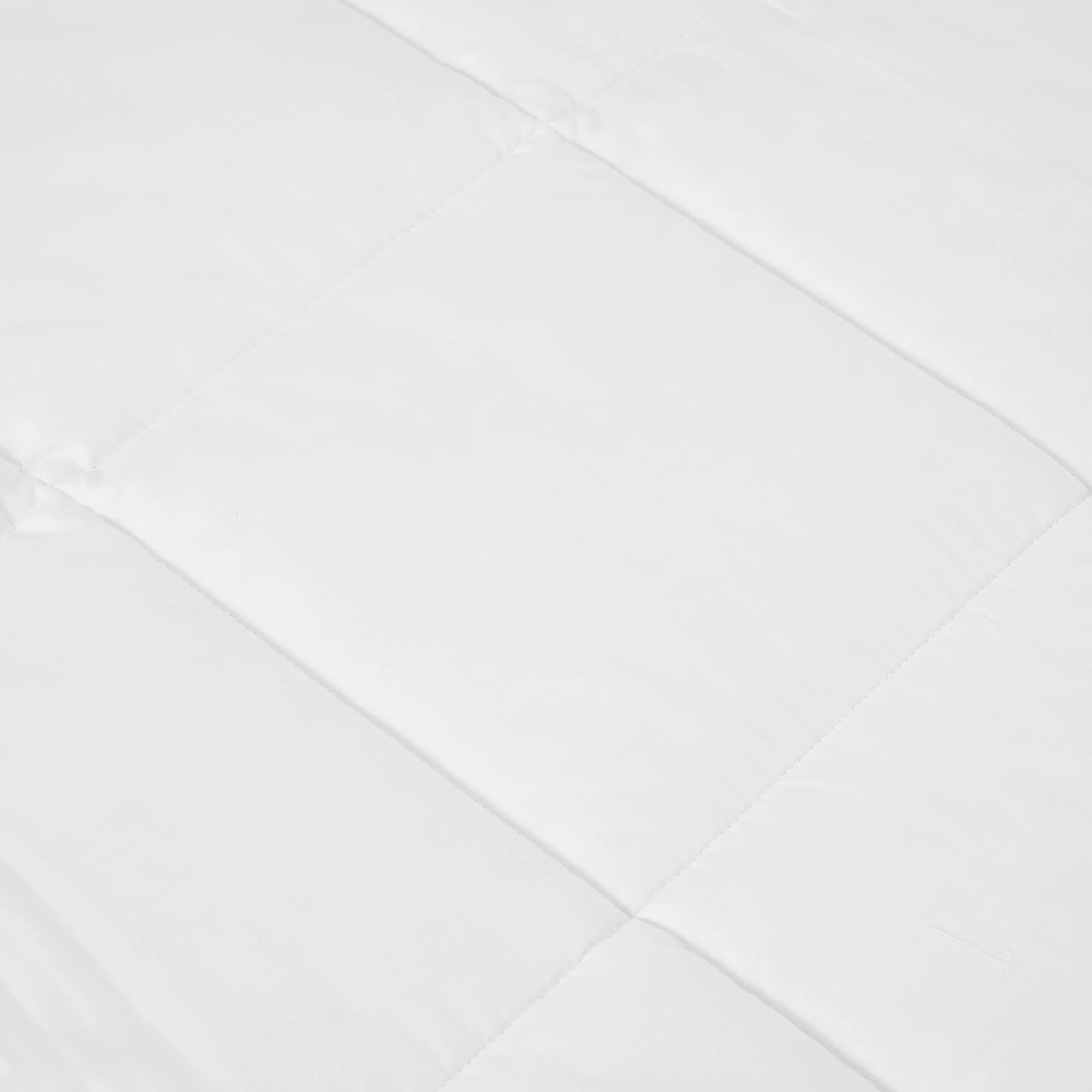 3 Winter High Warmth Quilt - Super King Bed, White, 3 of 4