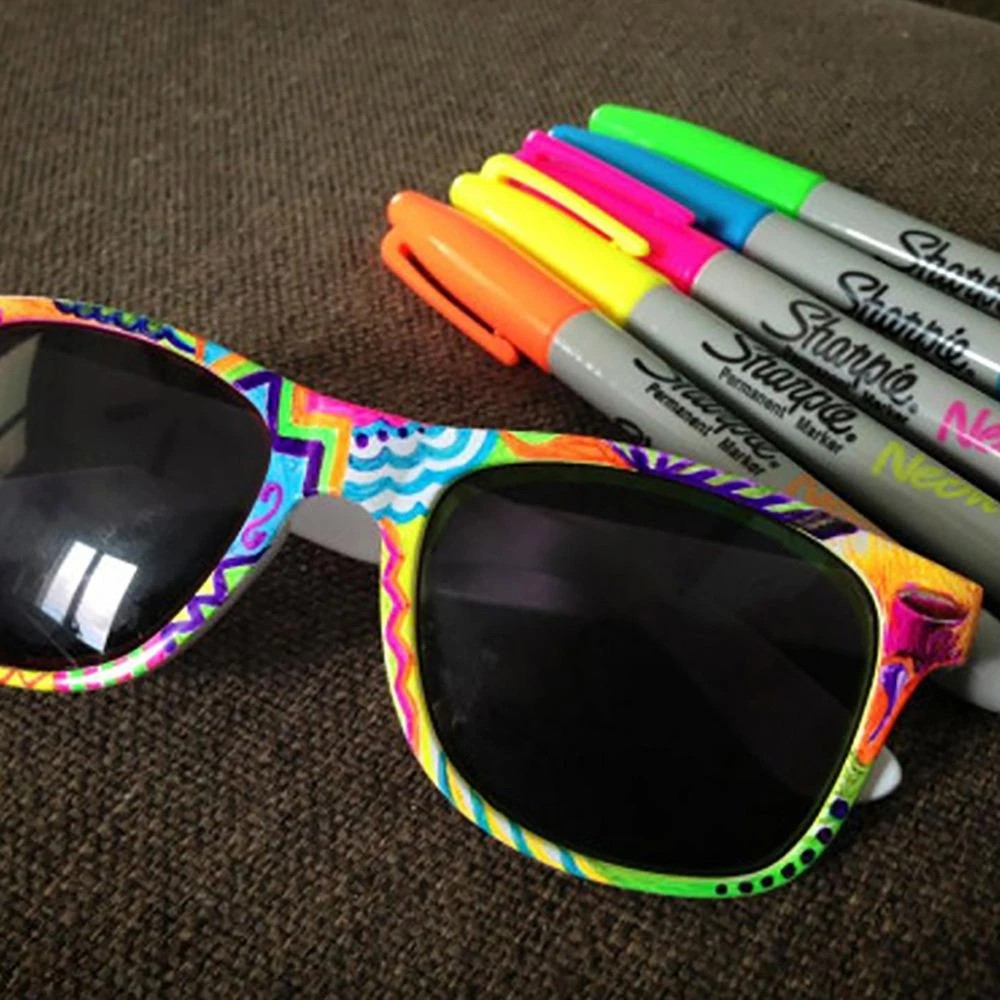 4 Sharpie Fine Neon Permanent Markers Assorted 5 Pack, 4 of 5