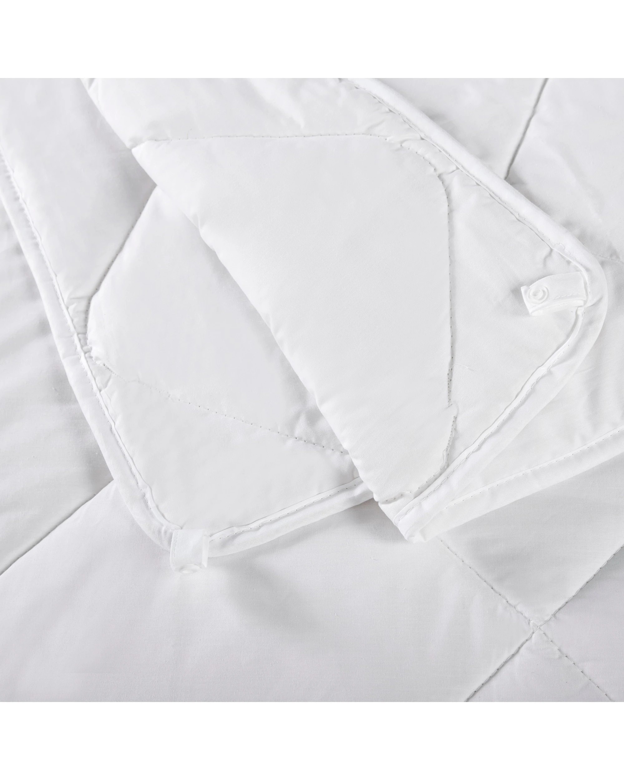 3 Dreamaker All Seasons 2 Piece Australian Washable Wool Quilt - Queen Bed - White, 3 of 4