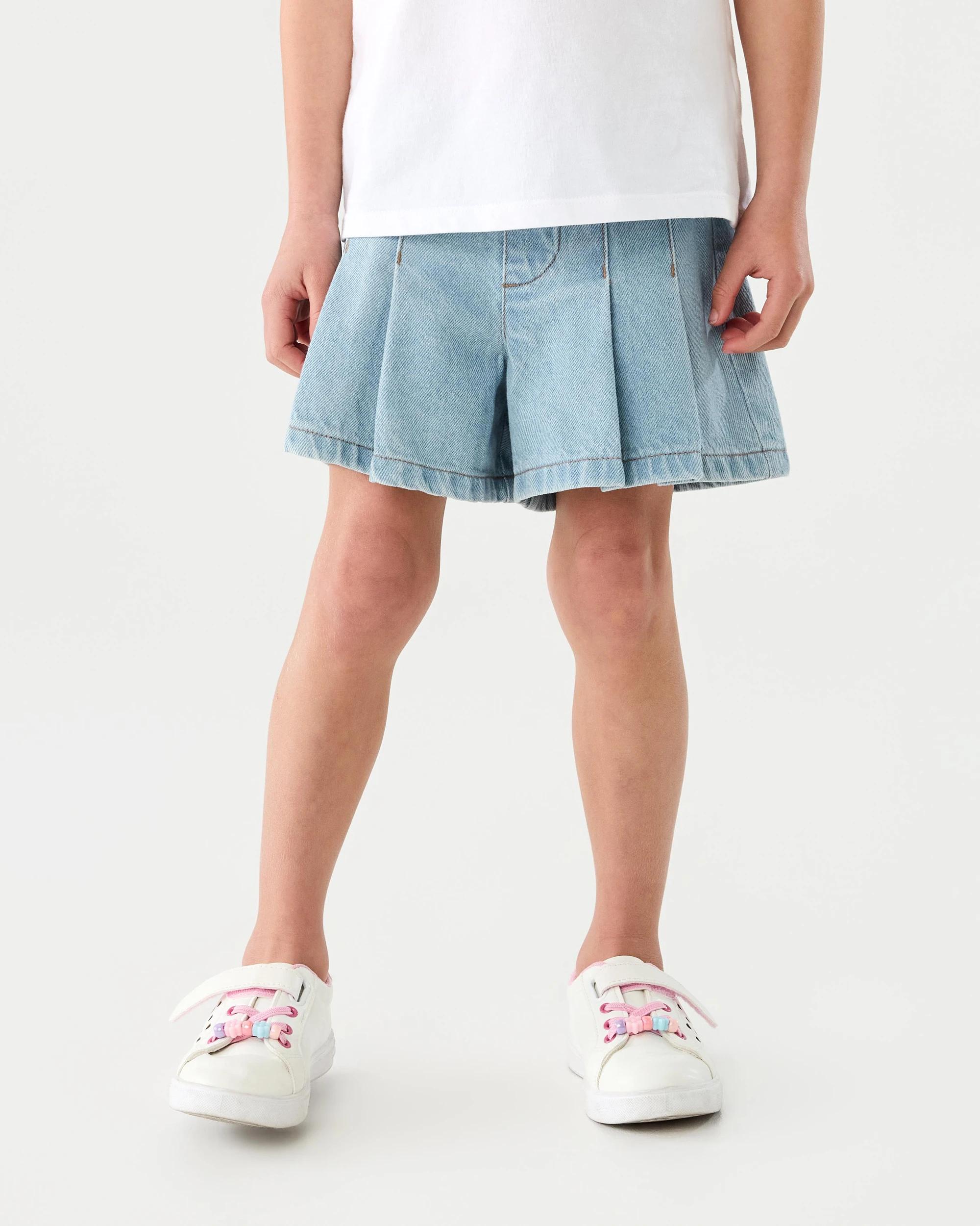 1 Denim Pleated Shorts Mid Denim, 1 of 6