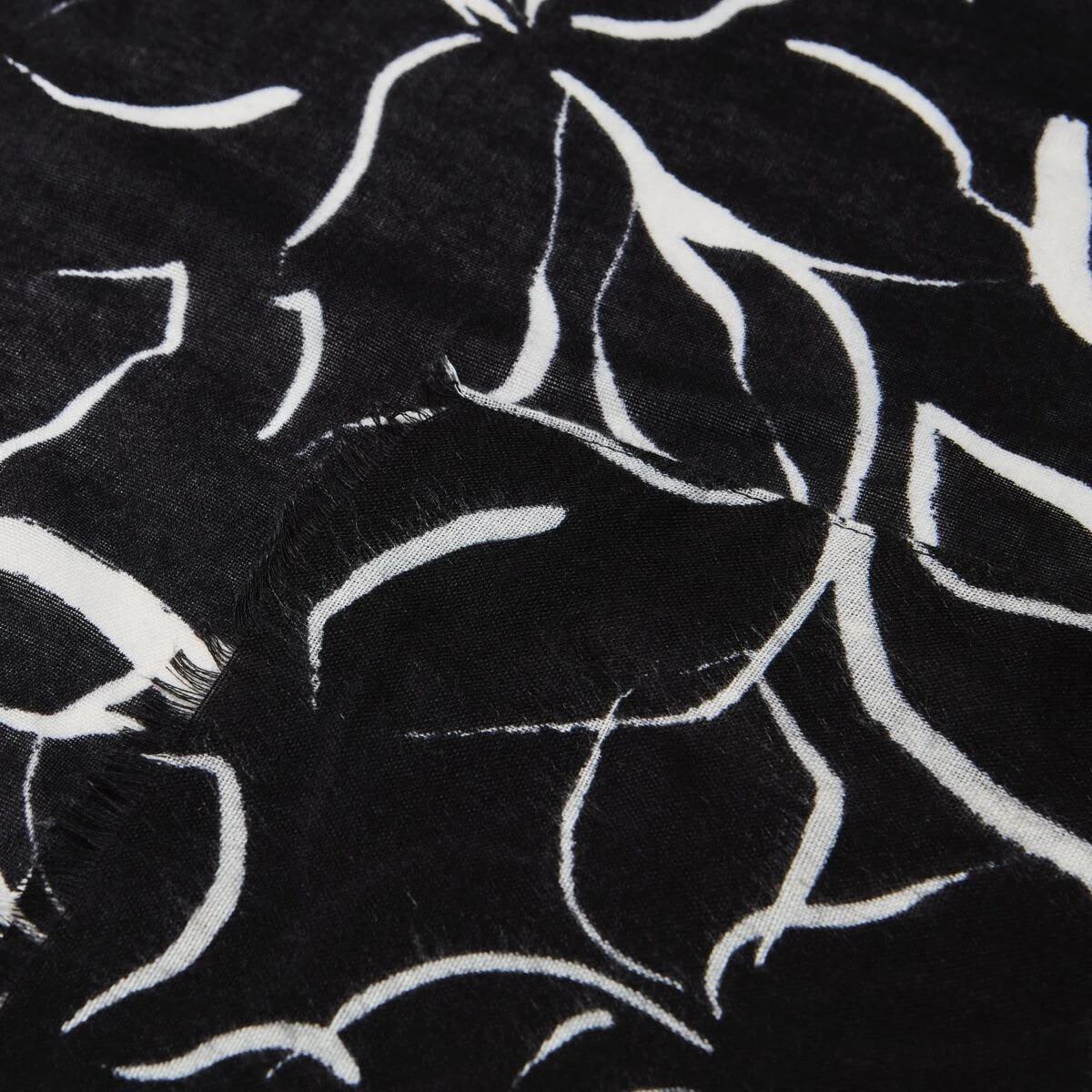 2 Lightweight Scarf Sktchflr B, 2 of 3