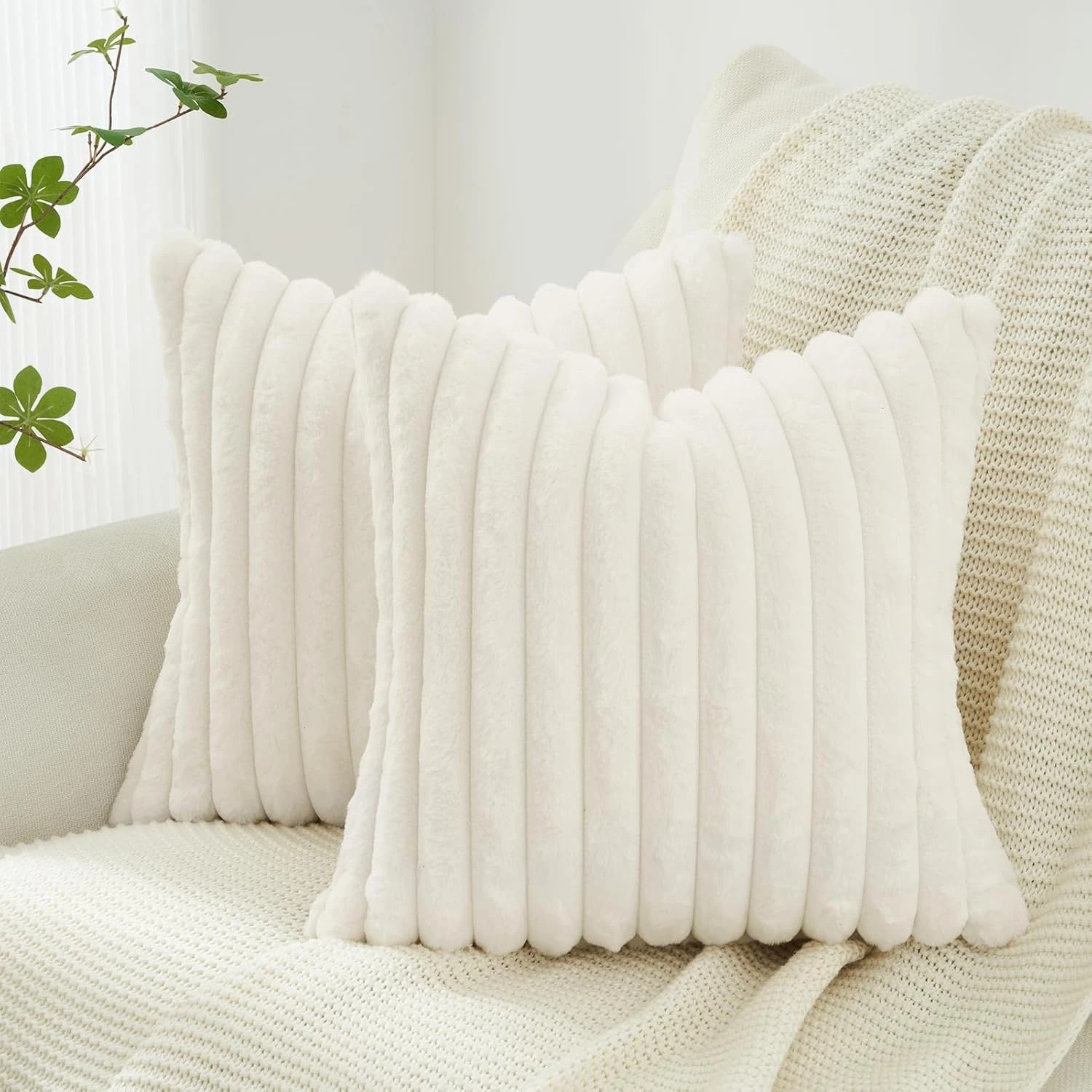 1 Gioia Casa 2-Pack Faux Fur Cushion Covers Soft 45x45cm - Snow, 1 of 3