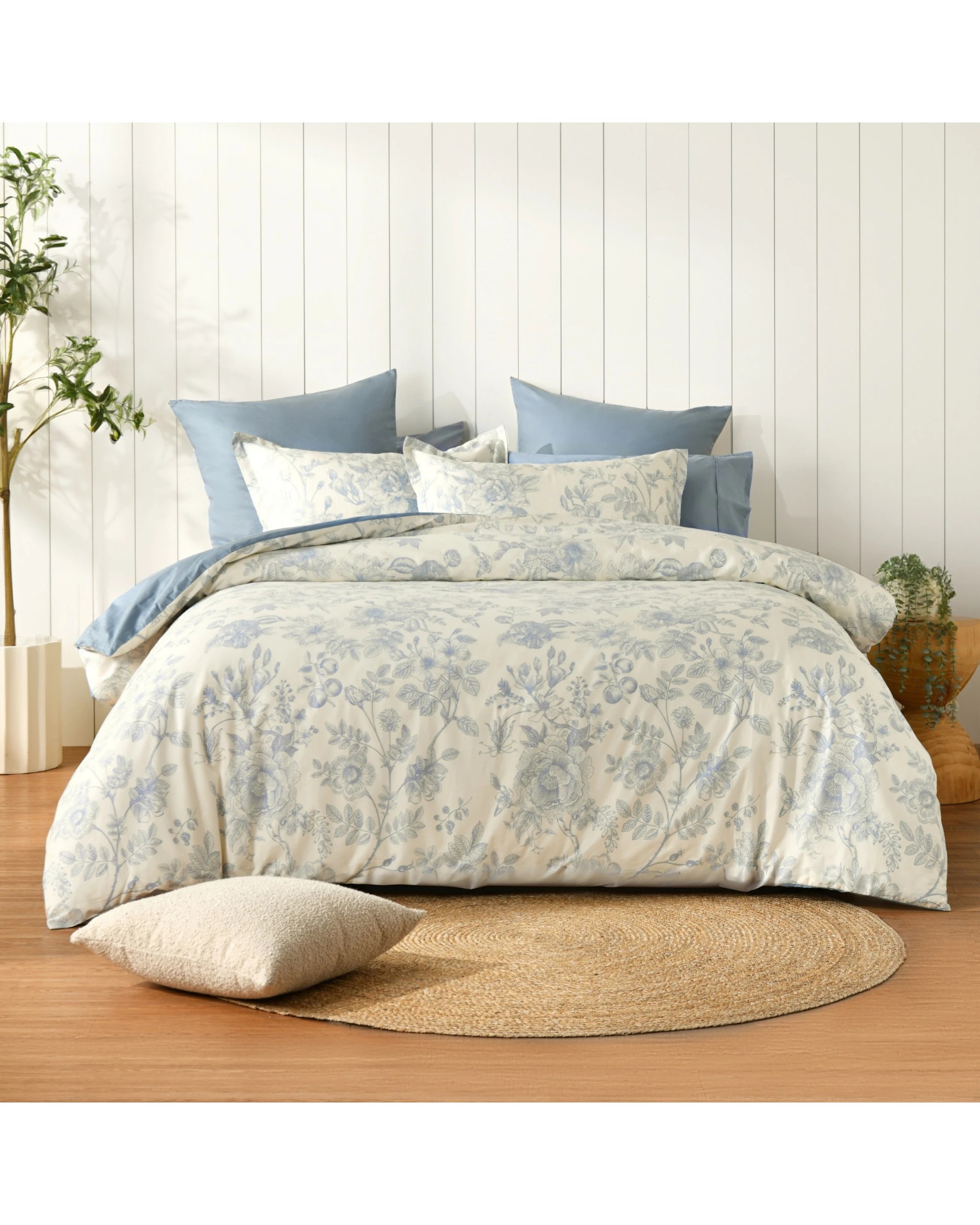 5 Dreamaker Odette 100% Cotton Reversible Quilt Cover Set - Single Bed - Blue, 5 of 8