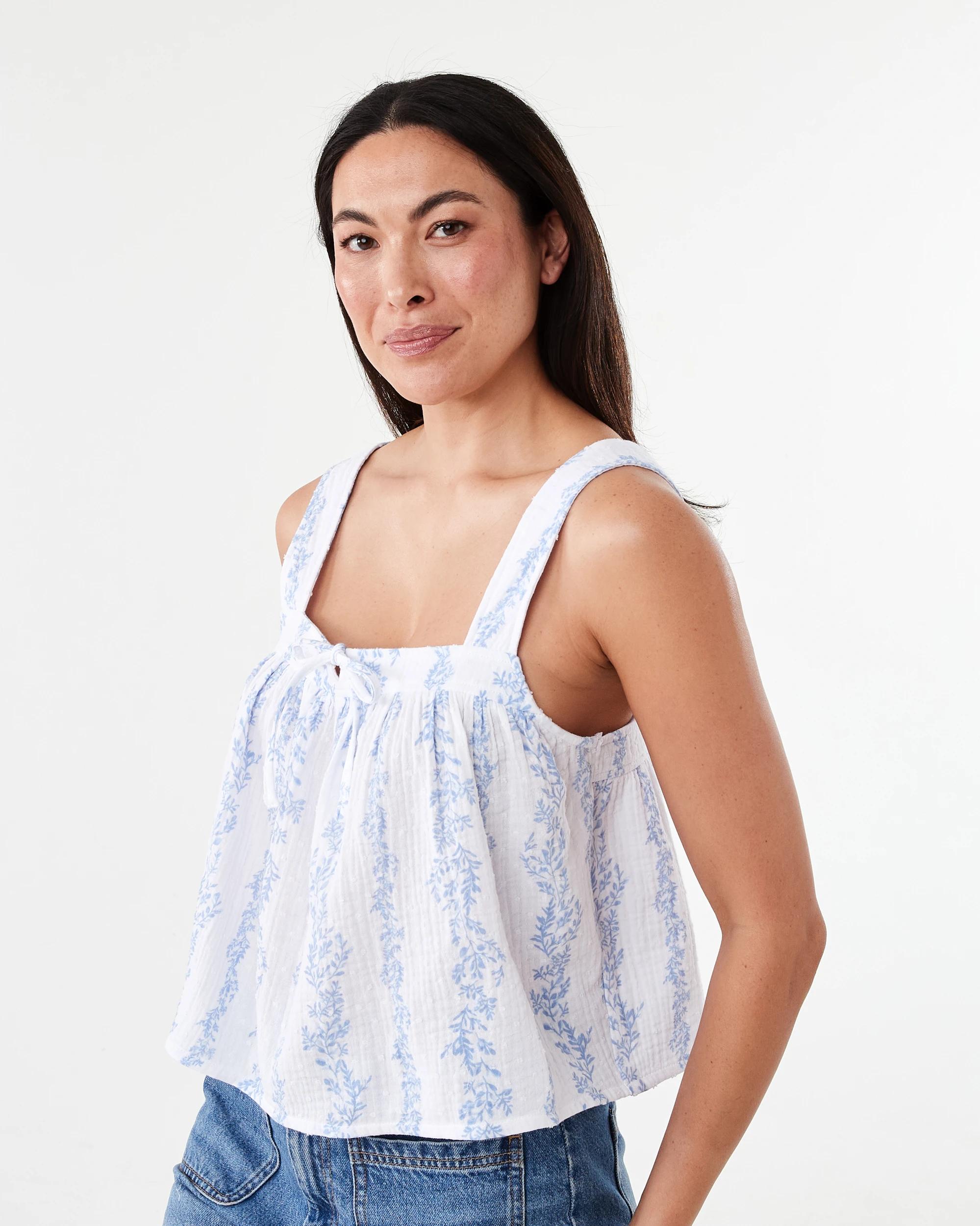 2 Sleeveless Tie Front Top Blu Floral, 2 of 7