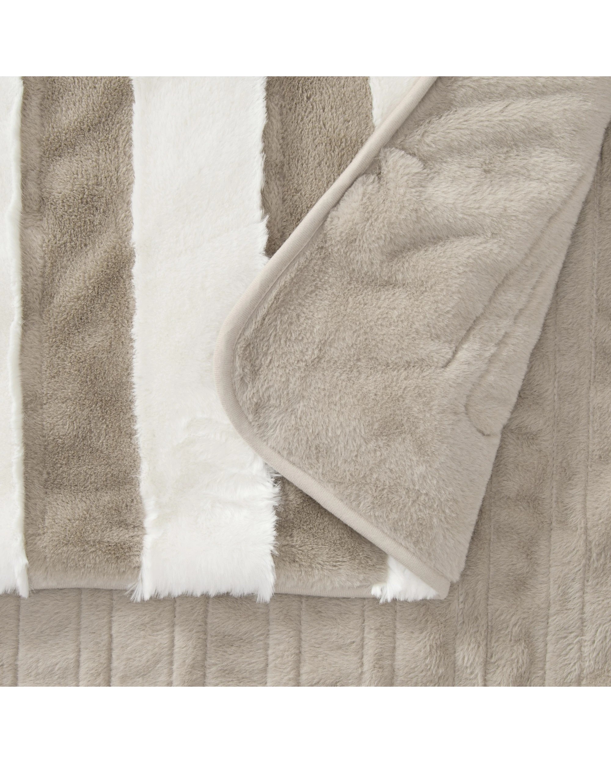 3 Dreamaker Denver Carved Stripe Faux Fur Heated Throw 180x200cm - Natural, 3 of 9