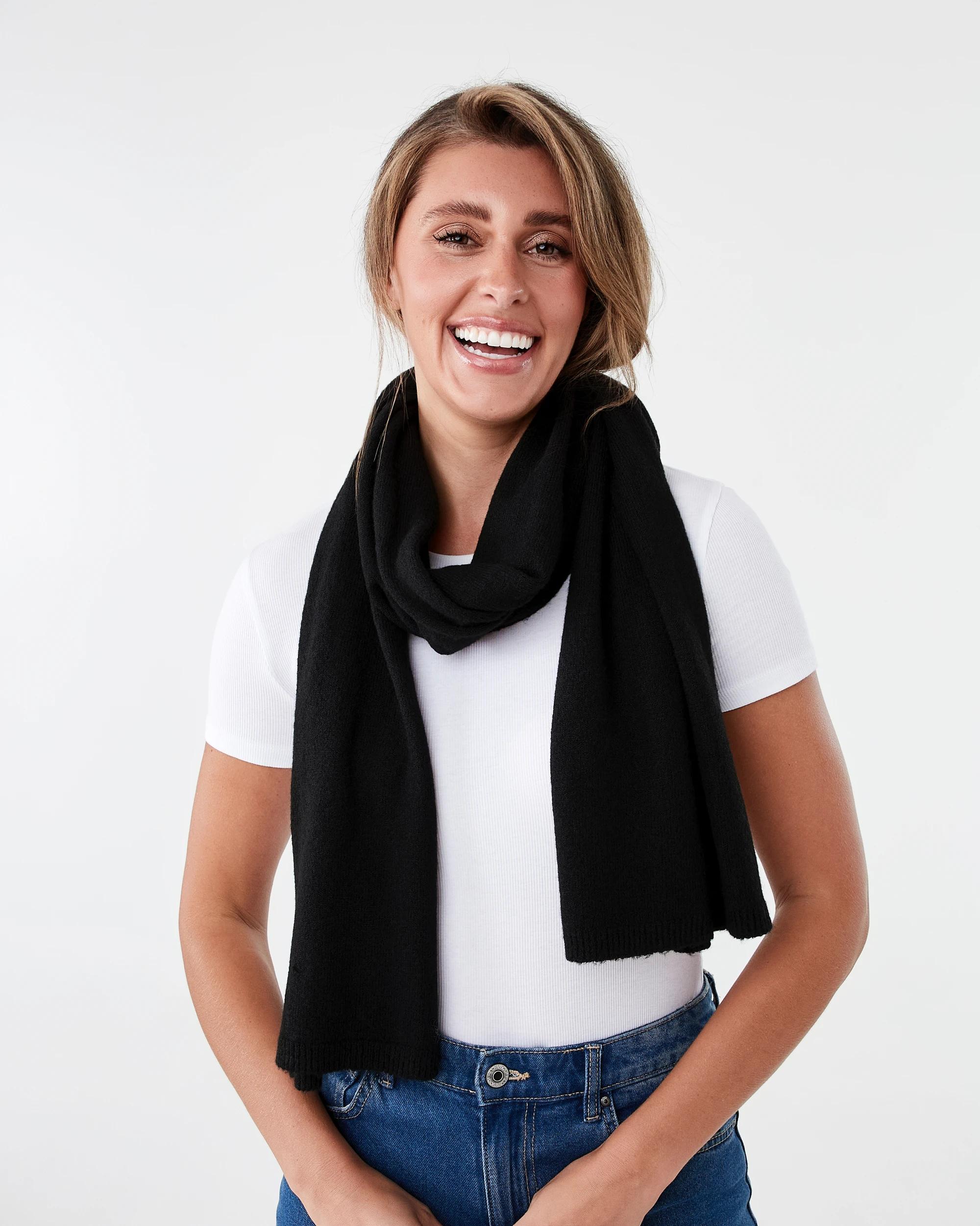 3 Fine Knit Scarf Black, 3 of 3