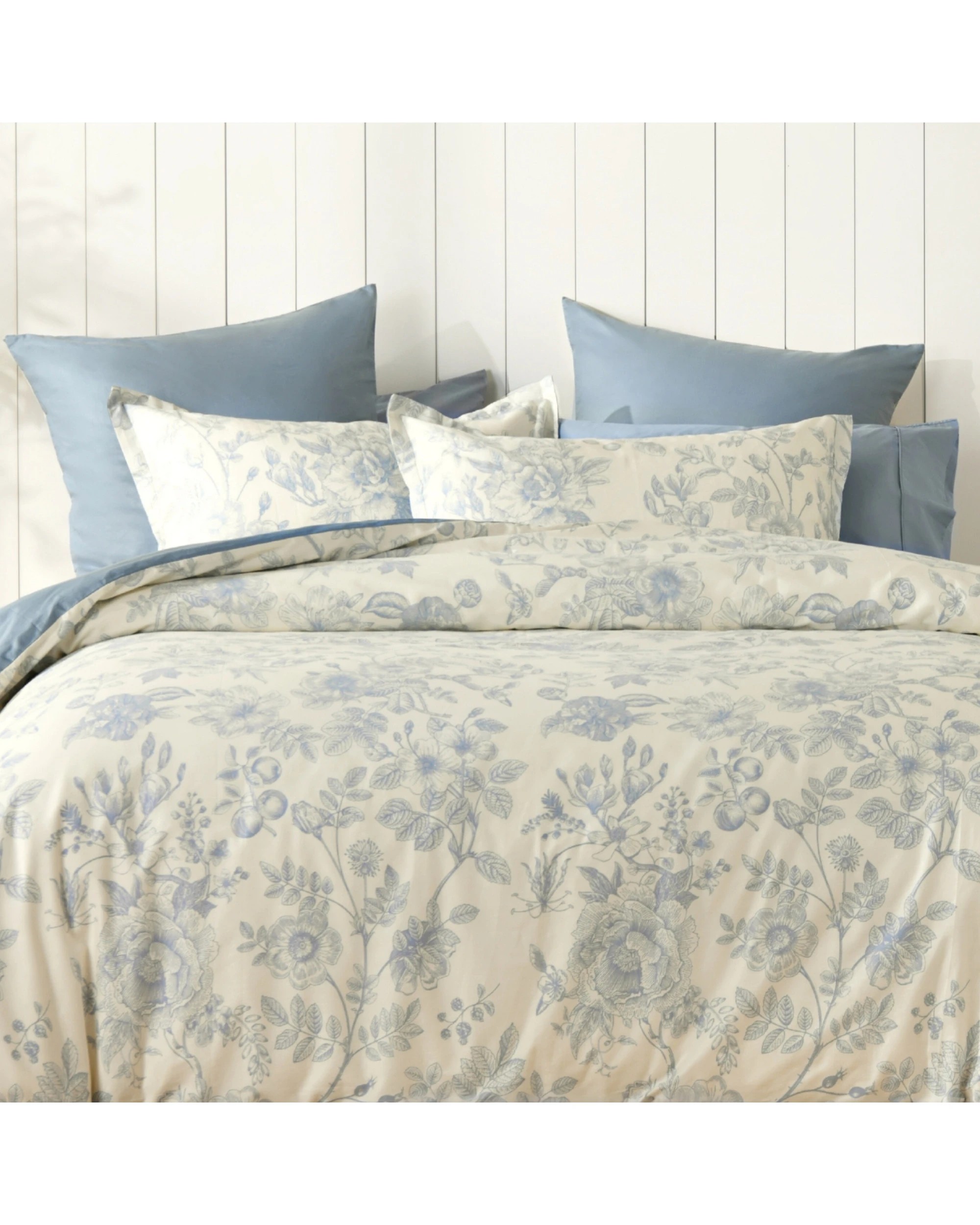 7 Dreamaker Odette 100% Cotton Reversible Quilt Cover Set - Single Bed - Blue, 7 of 8