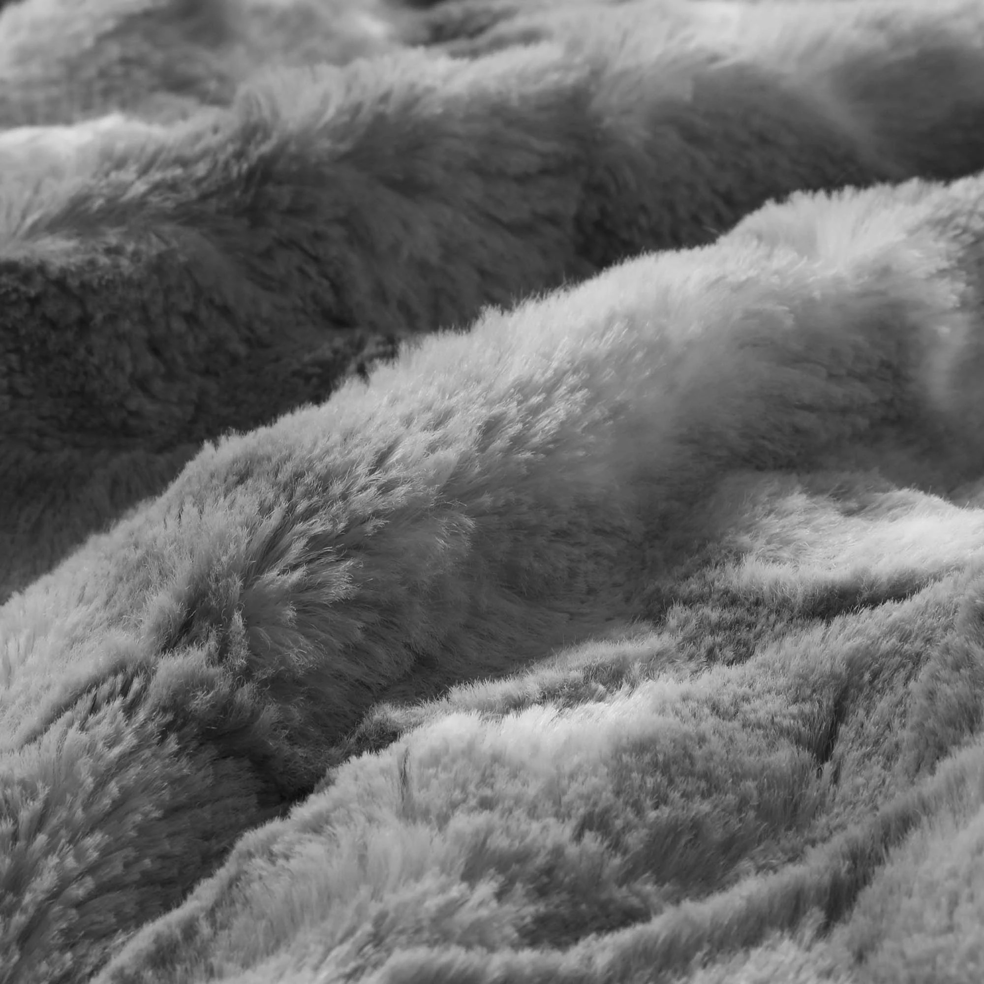 5 Dreamz Medium Greyfaux Fur Blanket, 5 of 5
