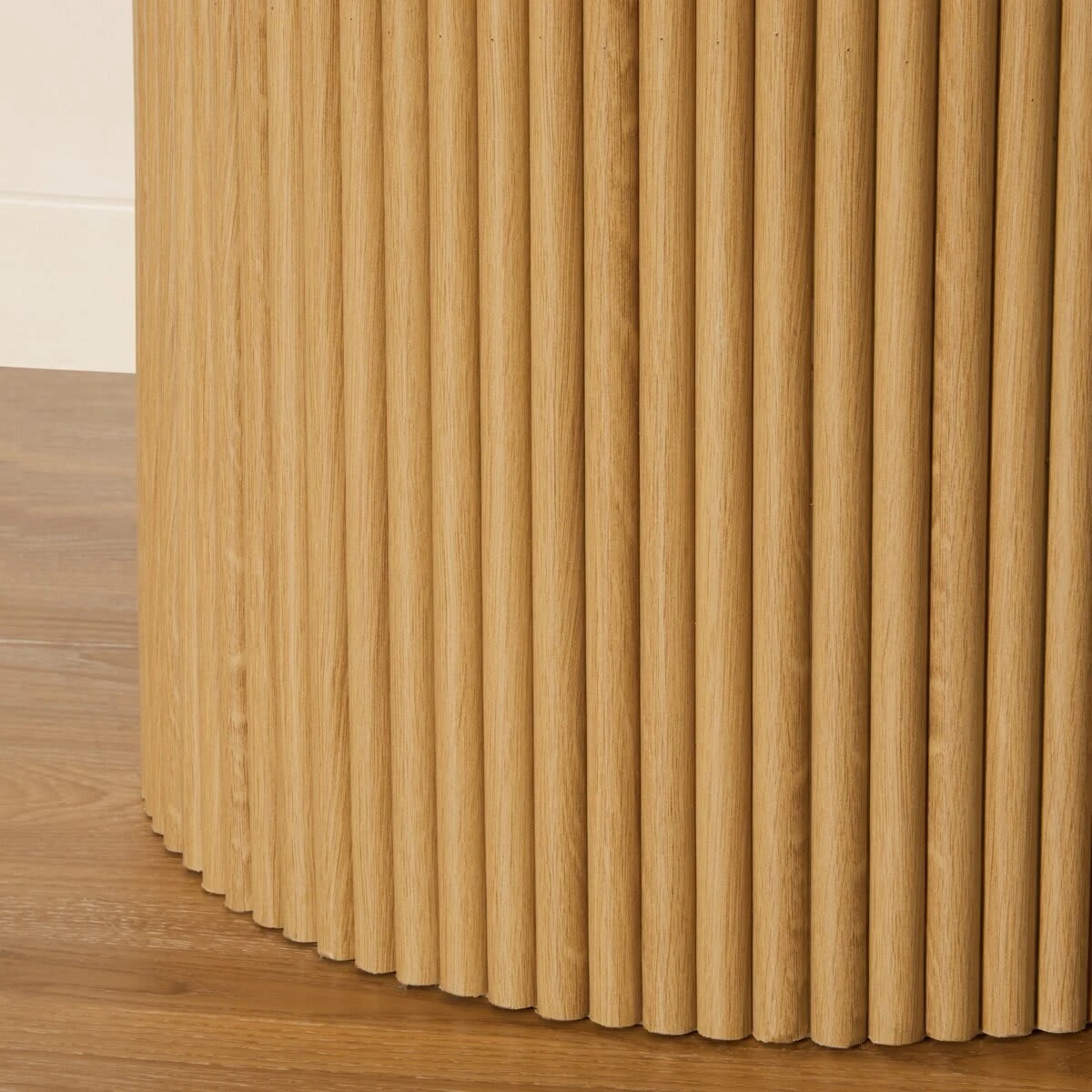 4 Ribbed Dining Table, 4 of 5