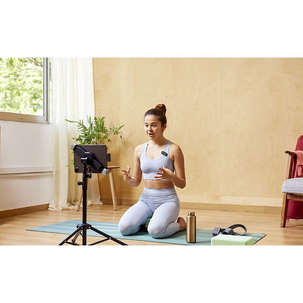 4 JBL Quantum Stream Wireless Lightning Microphone Black, 4 of 4