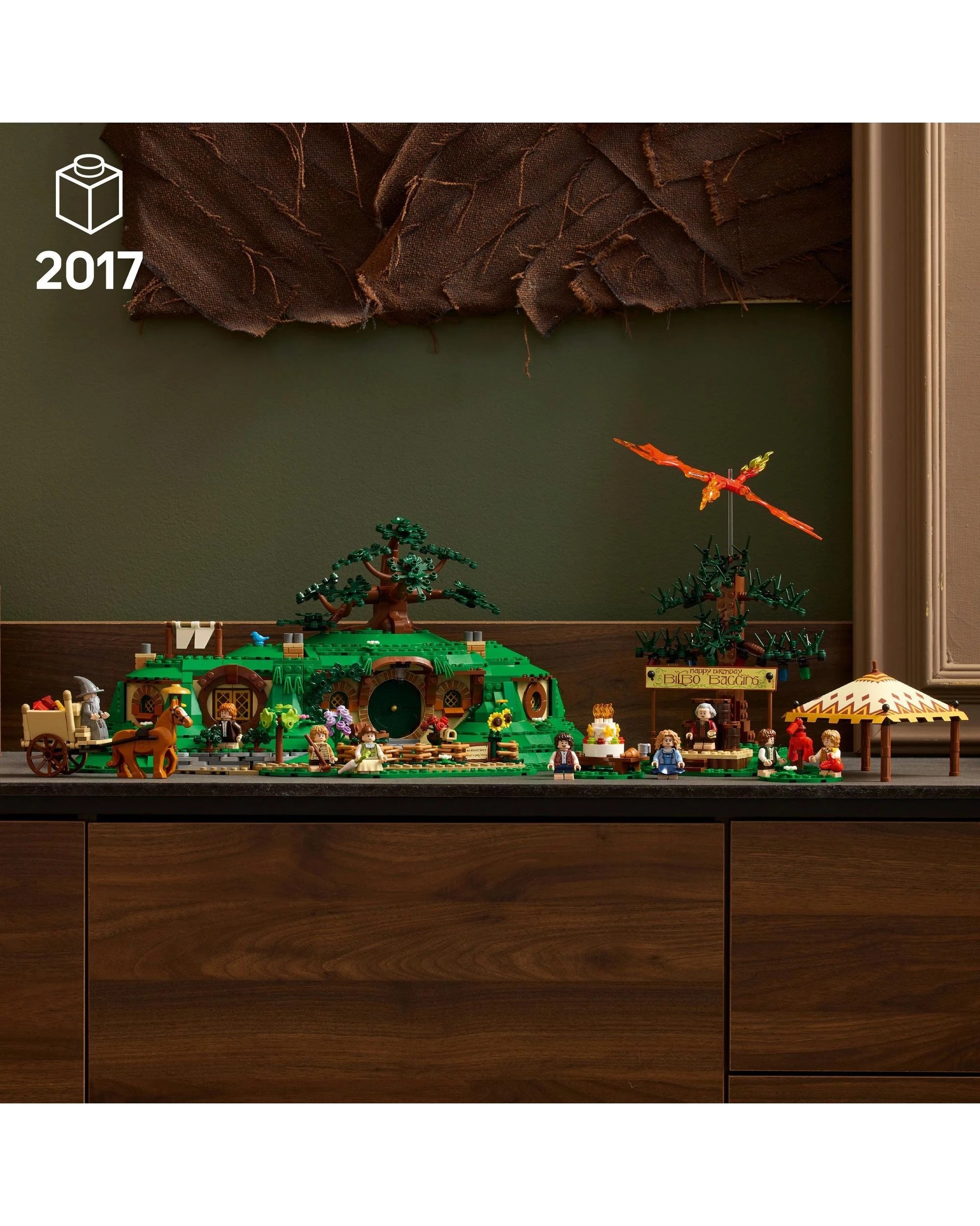 9 The LEGO Group LEGO Icons: The Lord of the Rings: The Shire - 10354, 9 of 10