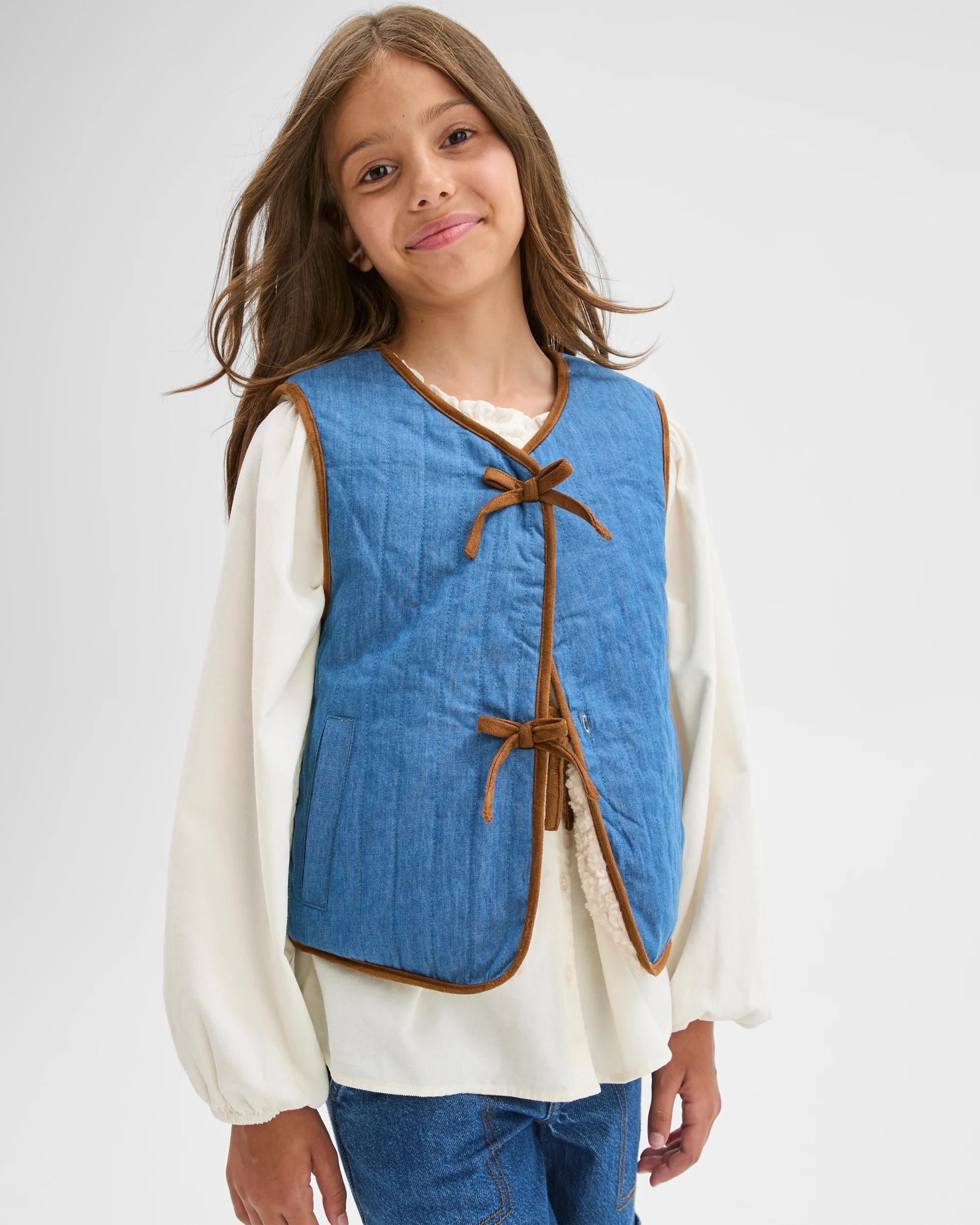 4 Target Kids Sleeveless Reversible Vest TEDDY/CHAMBRAY, 4 of 9