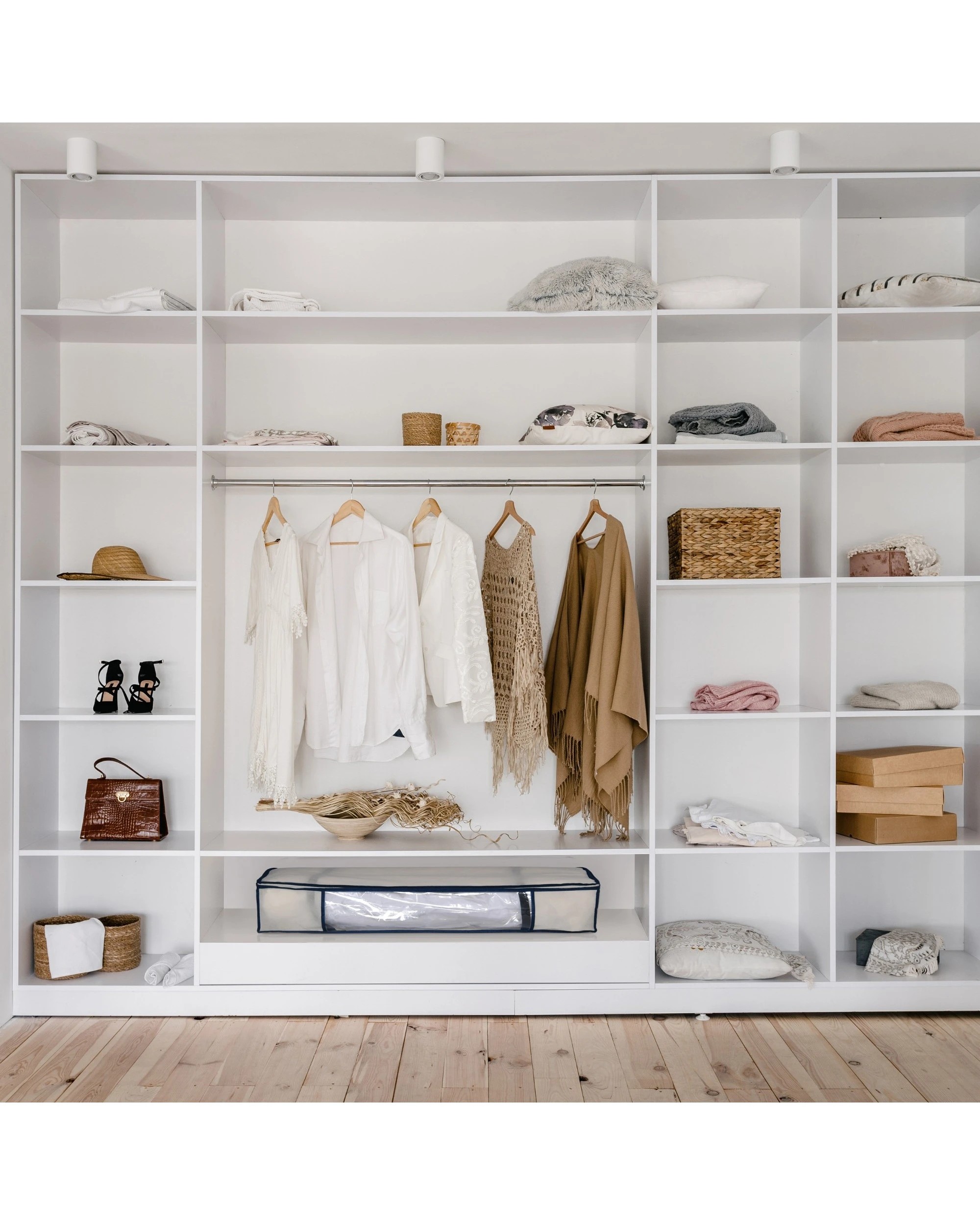 2 Takara Vacuum Storage Bag Jumbo 3 Pack 95x45x15cm - Opaque and Beige, 2 of 8