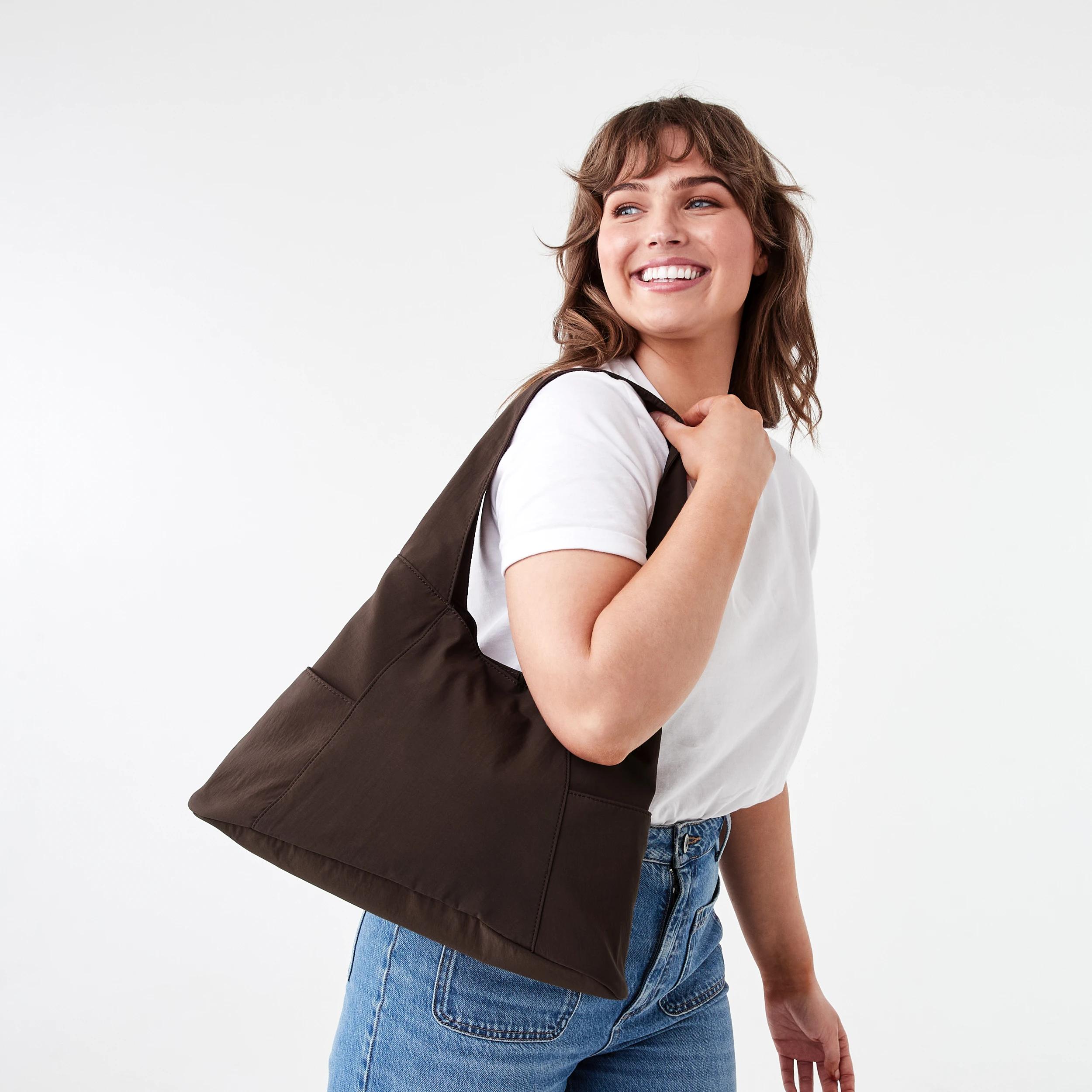 4 Urban Shoulder Bag Melt Brown, 4 of 4