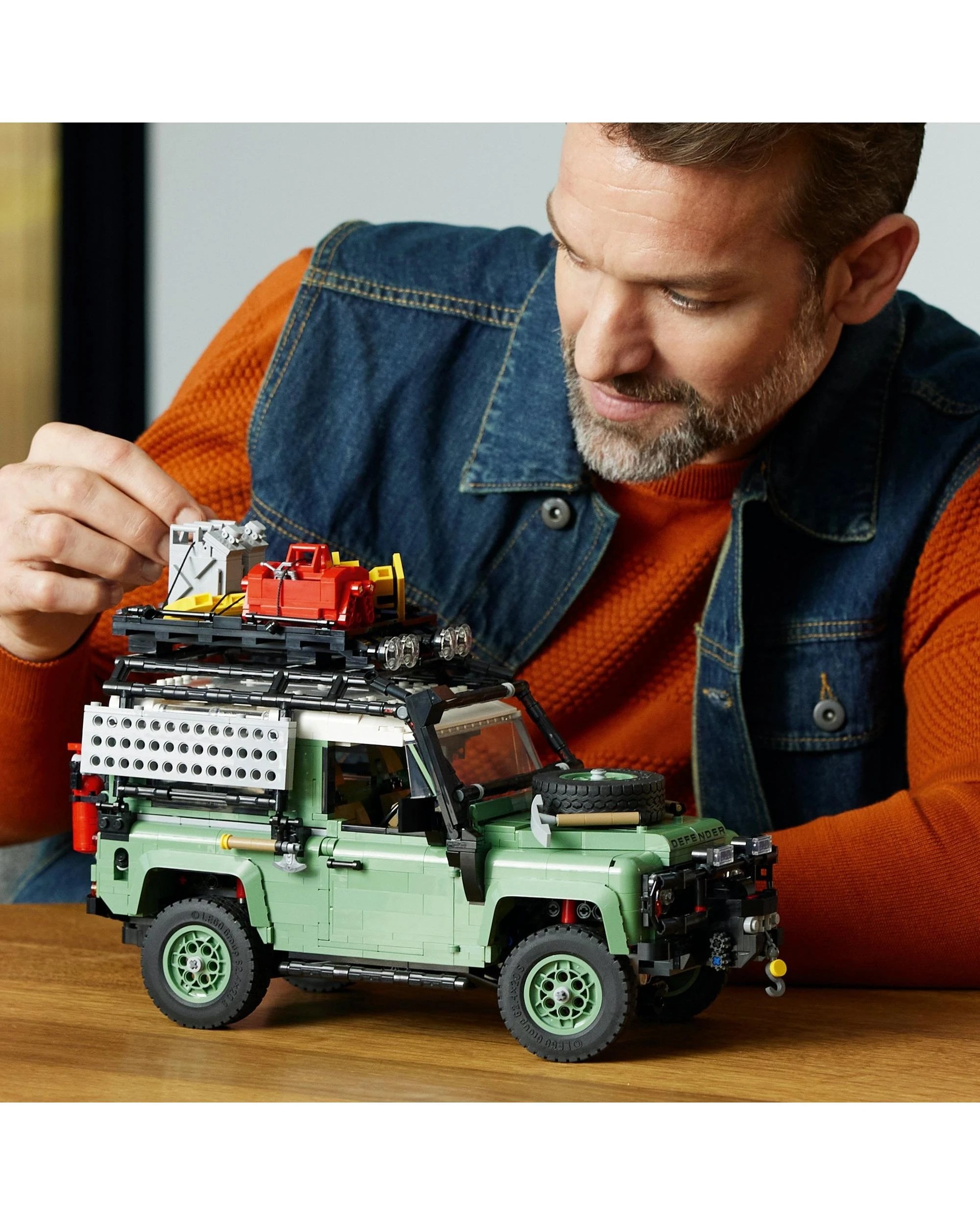 5 LEGO Icons Land Rover Classic Defender 90 - 10317, 5 of 10