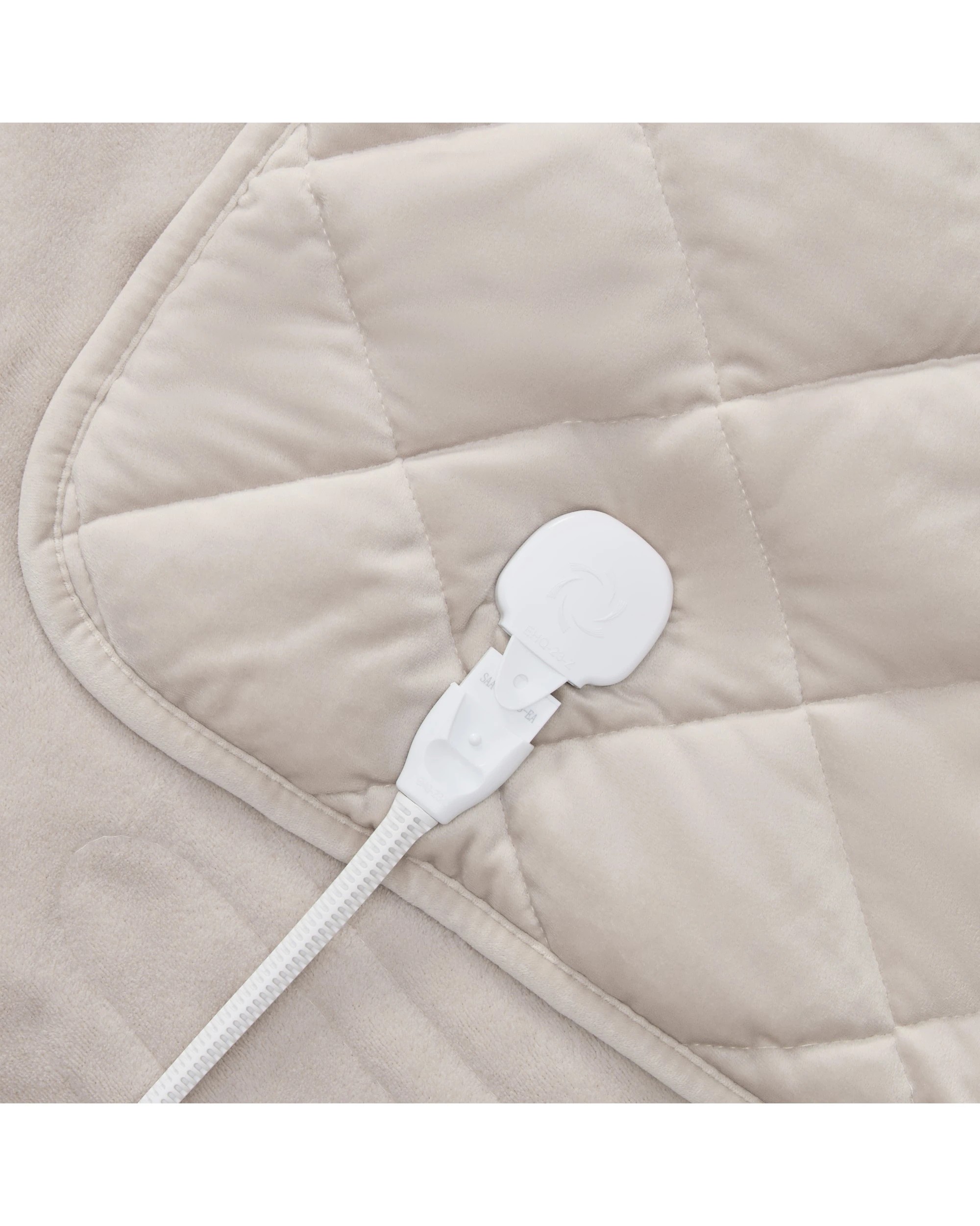 6 Dreamaker Haven Quilted Velvet Heated Throw 130x160cm - Stone, 6 of 8