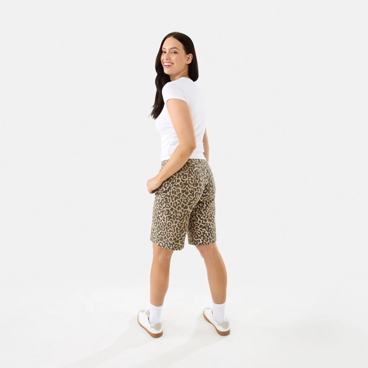 4 Leopard Jorts Leopard, 4 of 6