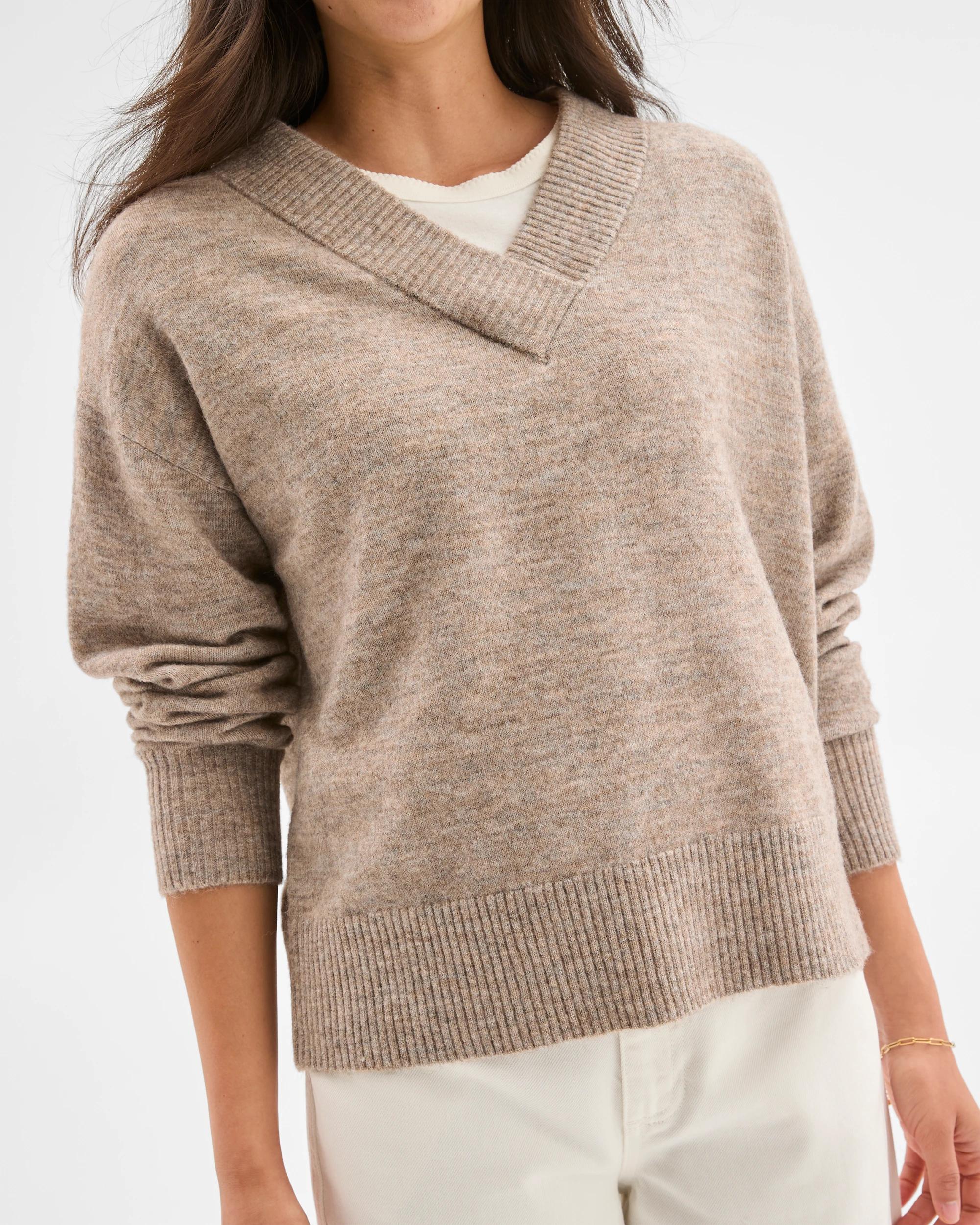 3 Target Woman Lightweight Lofty V-Neck Jumper TAUPE MARLE, 3 of 7