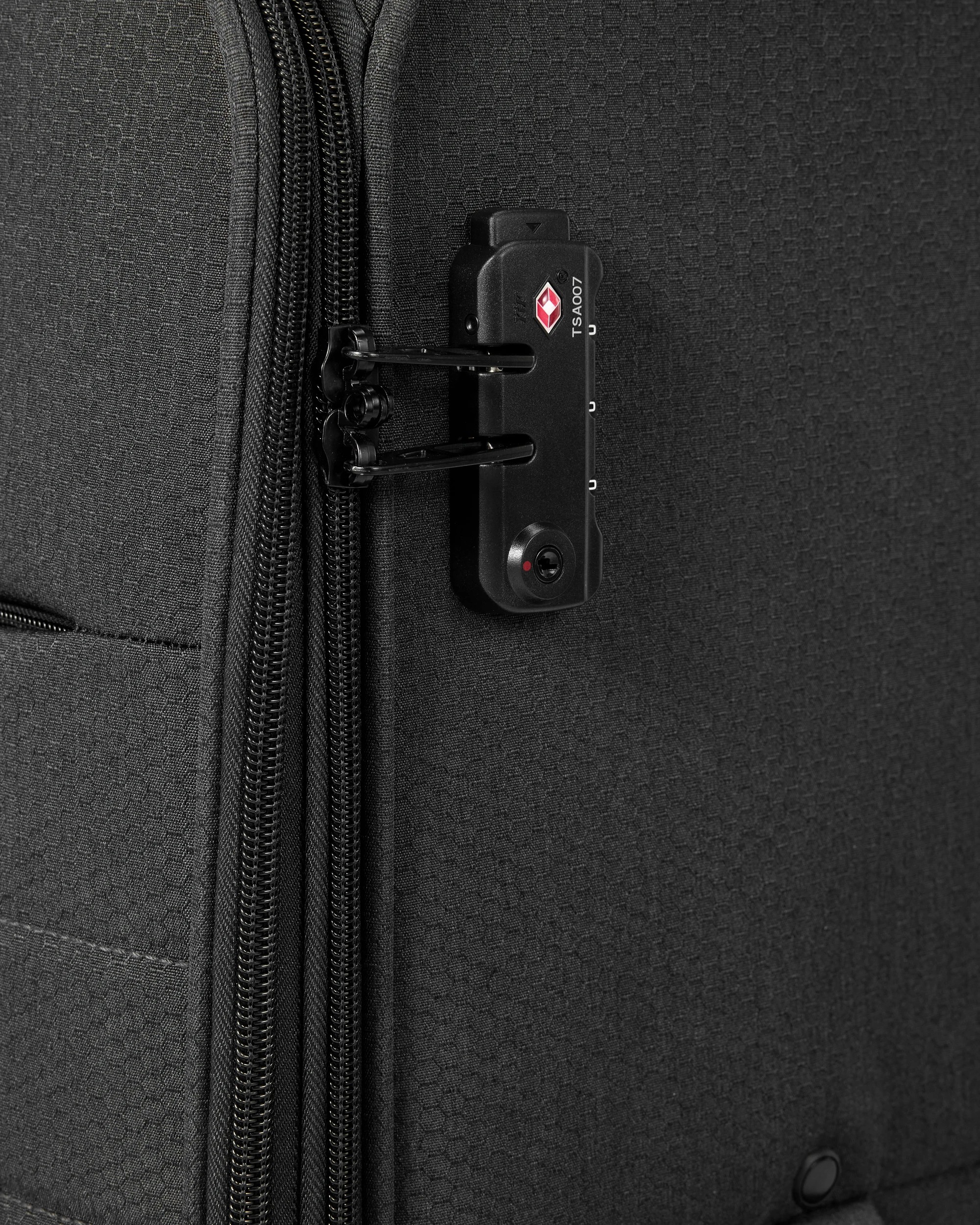 6 71cm 8 Wheels Lightweight Quilted Soft Case - Charcoal, 6 of 8