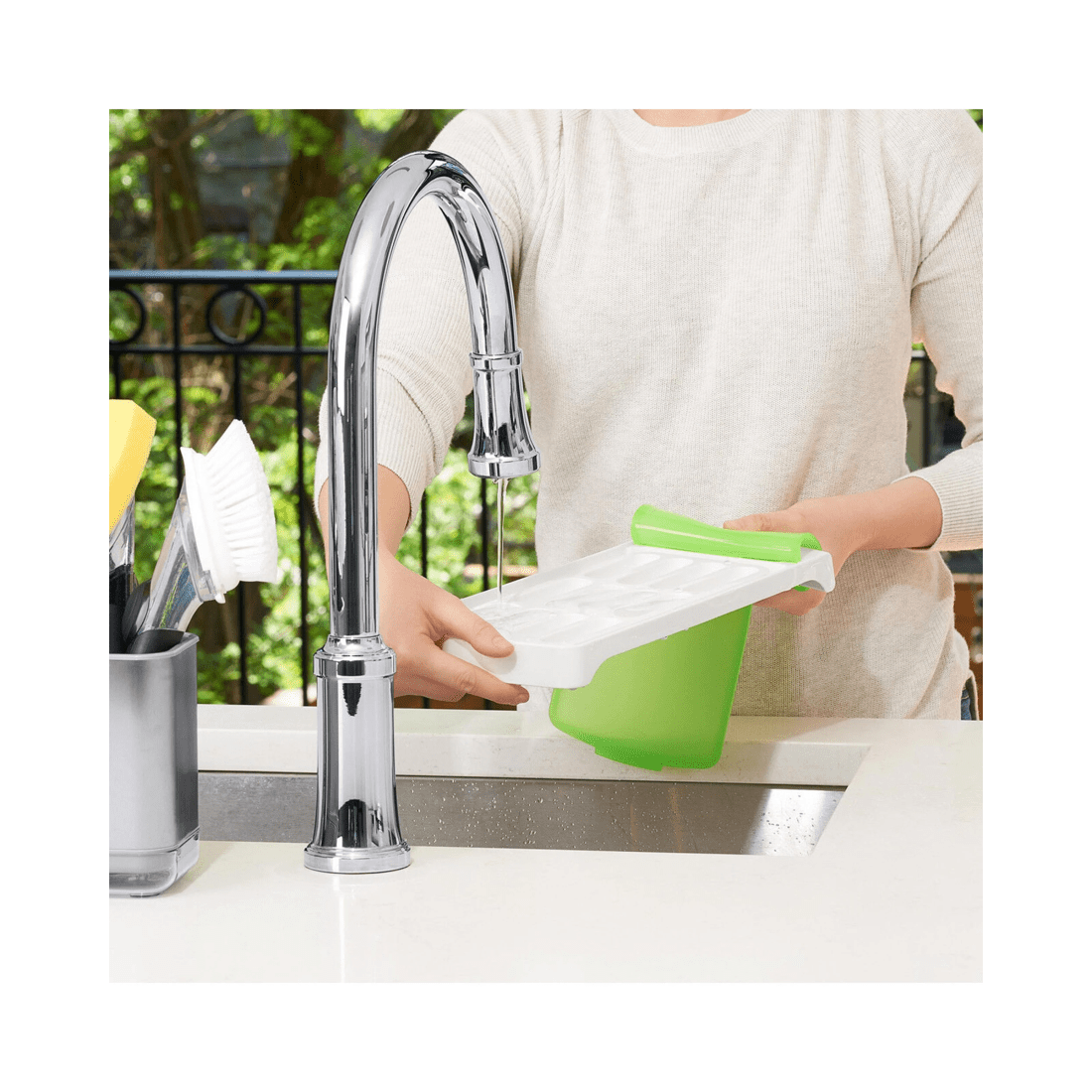 2 OXO Good Grips No-Spill Ice Stick Tray – Water Bottle Ice Mold Spill-Resistant, 2 of 10