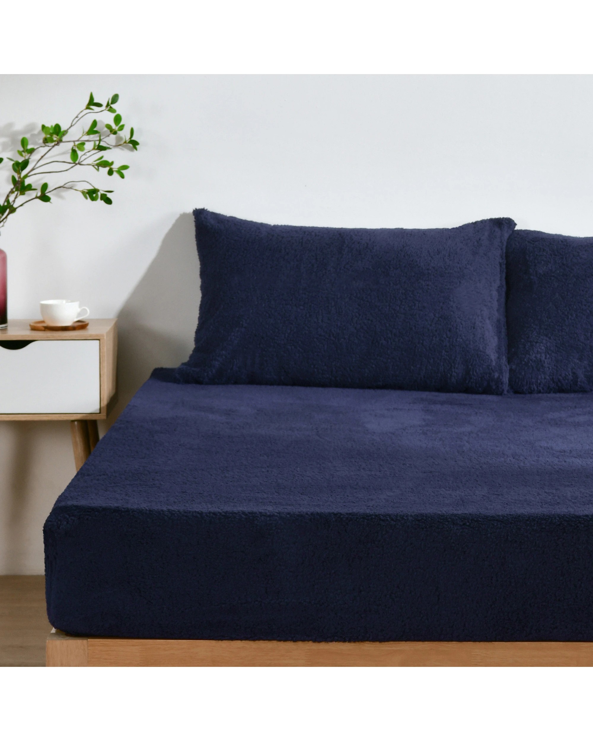 2 Dreamaker Jasper Teddy Fleece Combo Fitted Sheet Set - Double Bed - Midnight Blue, 2 of 5