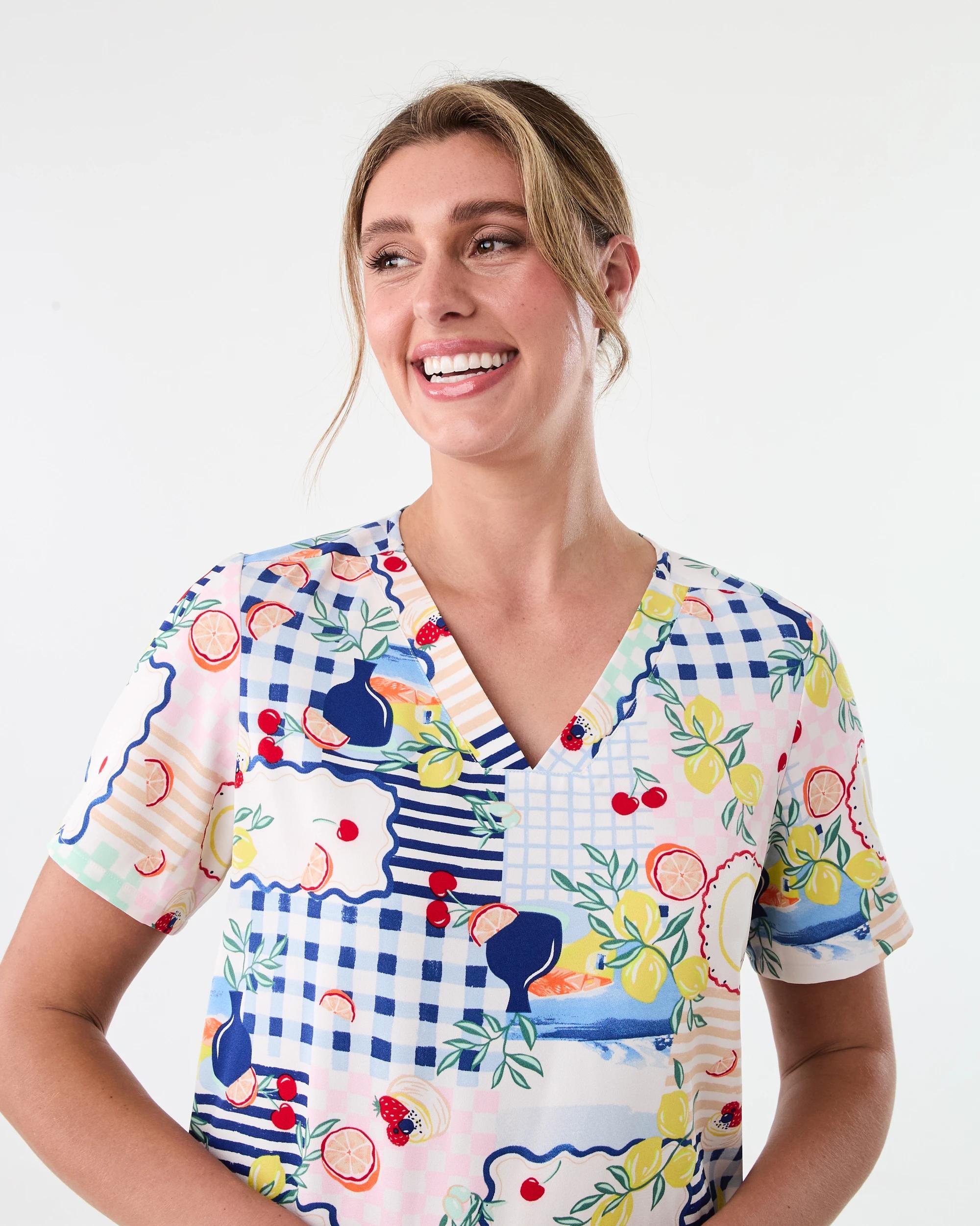 4 Workwear Print Scrub Top Wht Picnic, 4 of 7