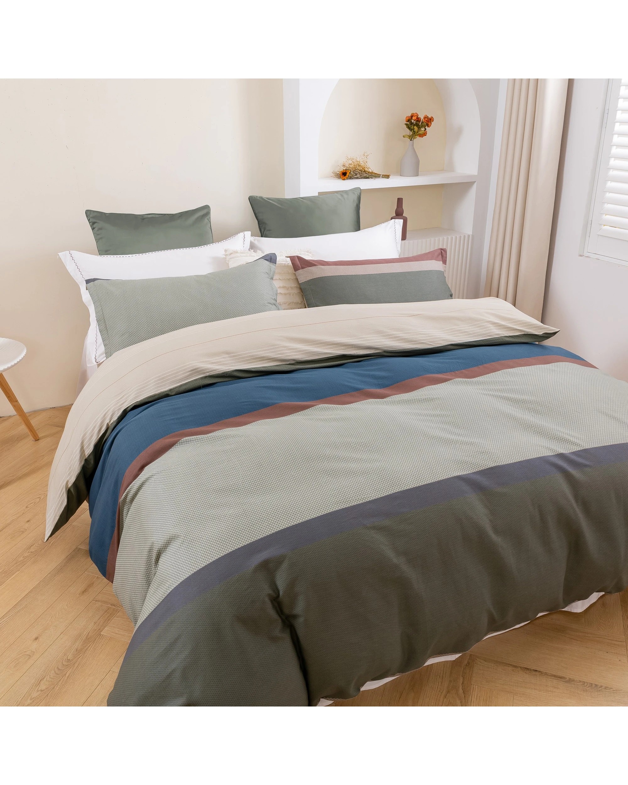 8 Dreamaker Canyon 100% Cotton Reversible Quilt Cover Set - Queen Bed - Green, 8 of 9