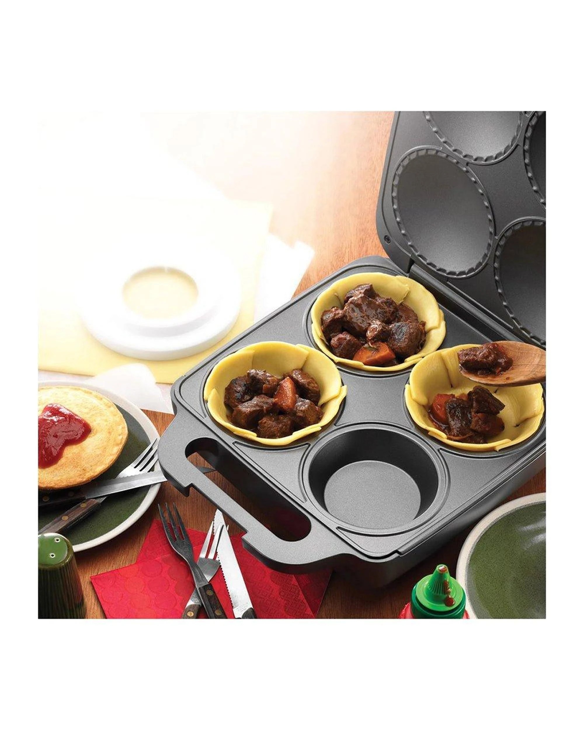 4 Sunbeam Pie Magic Traditional Pie Maker PM4800, 4 of 4