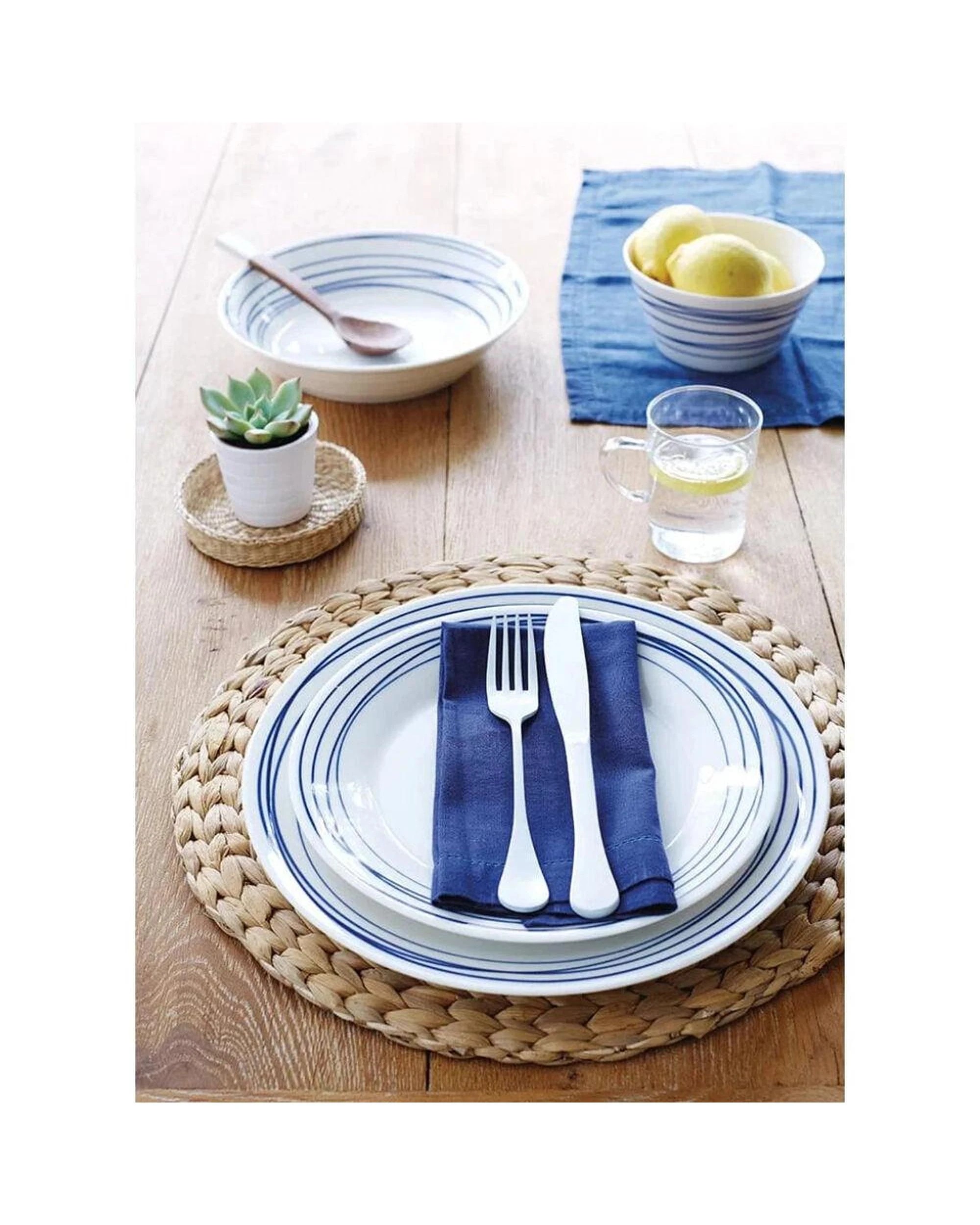 4 Royal Doulton Pacific Dinner Plate 28cm Set of 6, 4 of 5