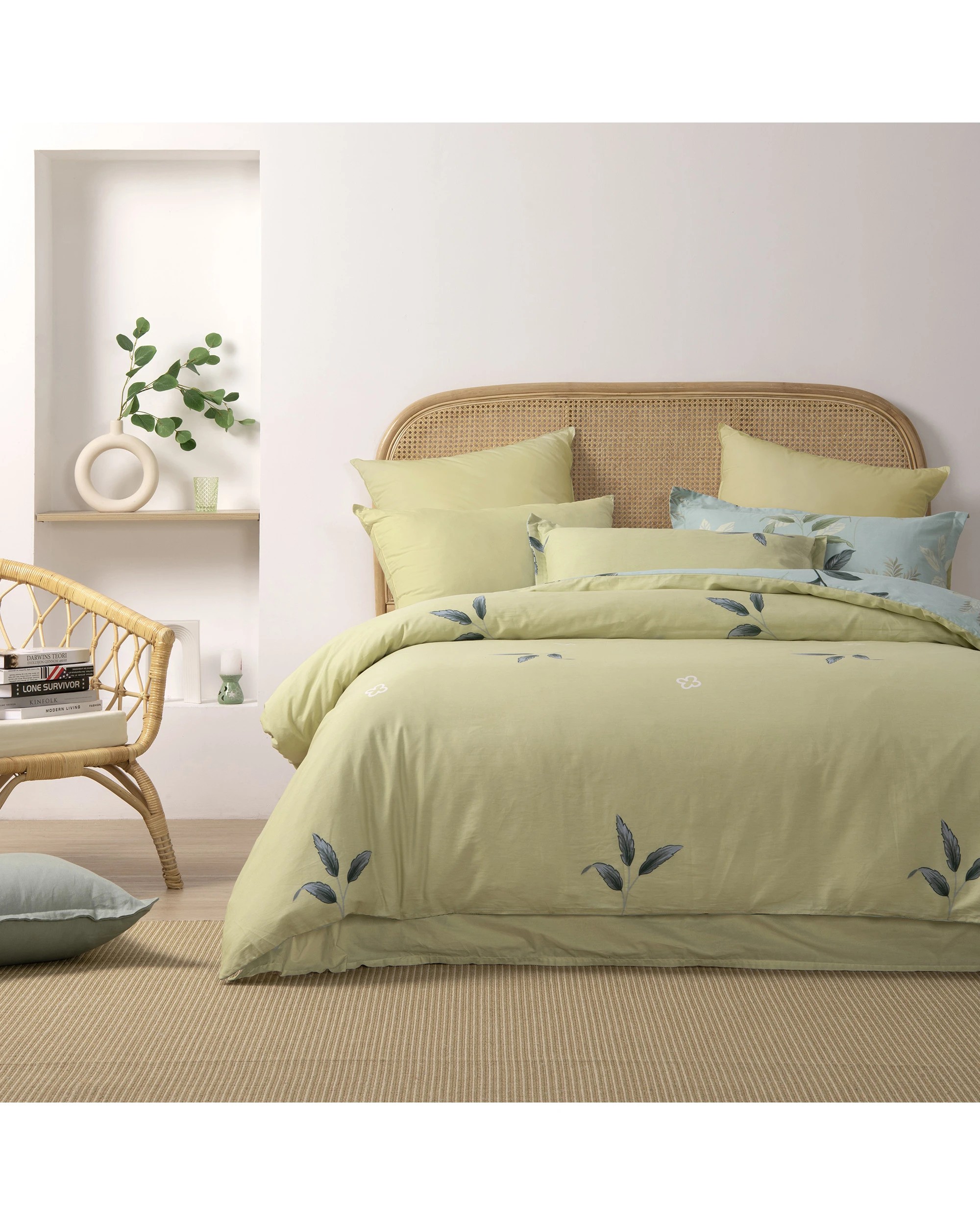 2 Dreamaker Penelope 100% Cotton Reversible Quilt Cover Set - Single Bed - Blue, 2 of 8