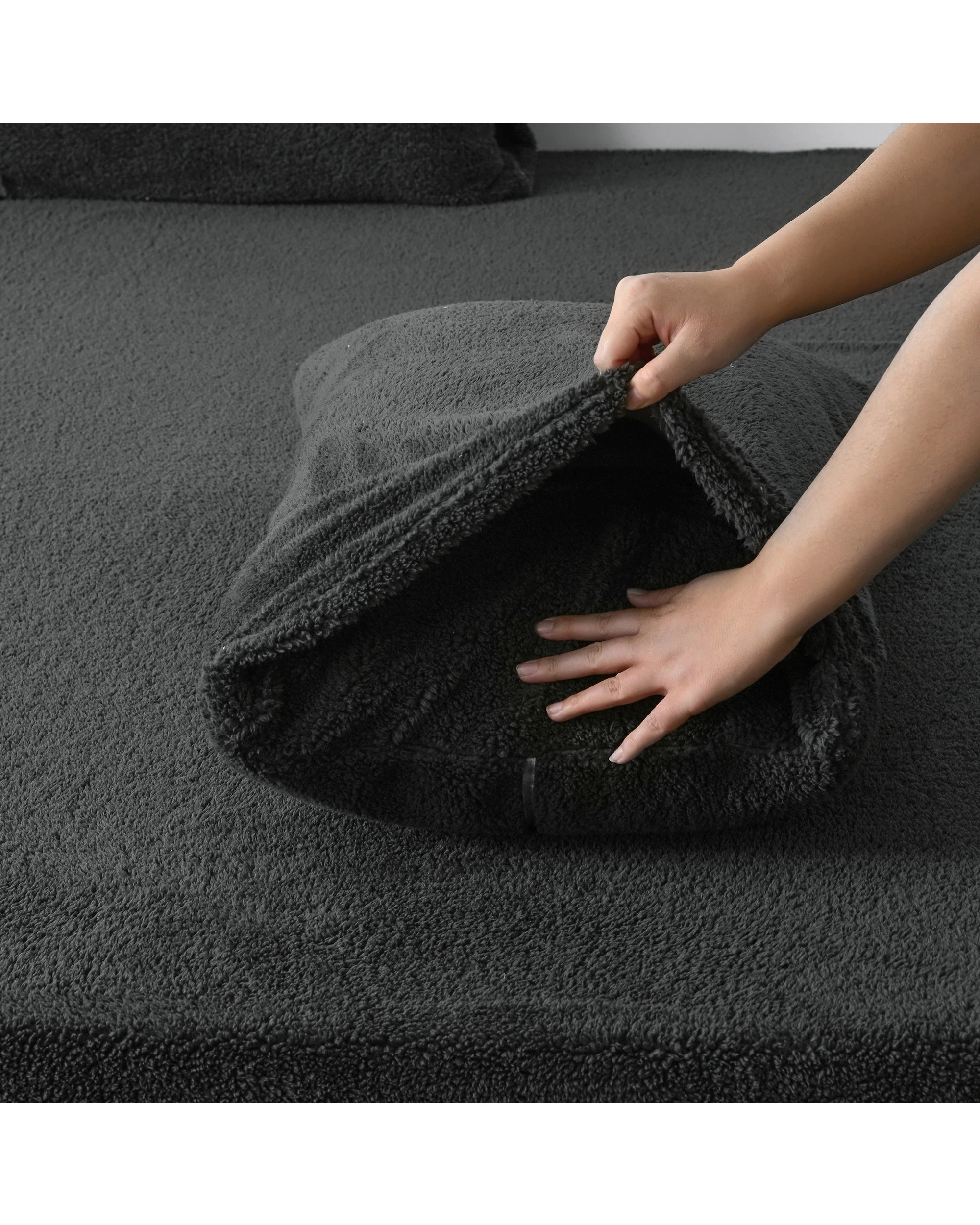 4 Dreamaker Jasper Teddy Fleece Quilt Cover Set - Queen Bed - Charcoal, 4 of 8